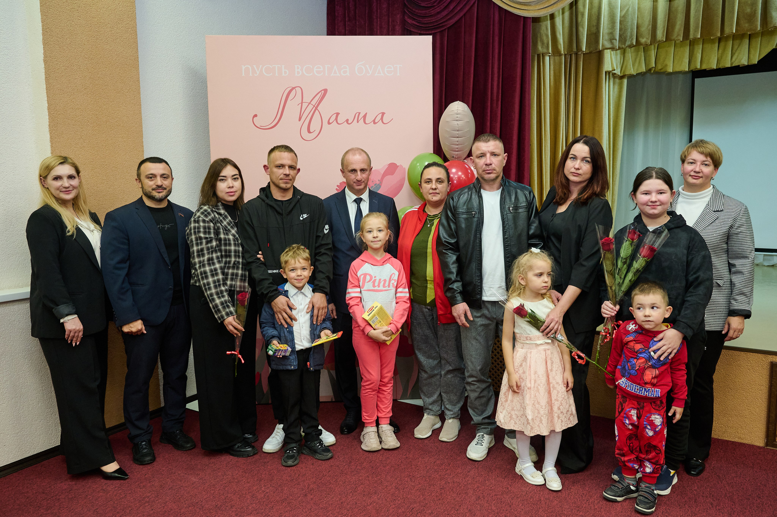 День матери Виноградный. Жизнь курорта Кабардинка в фотографиях