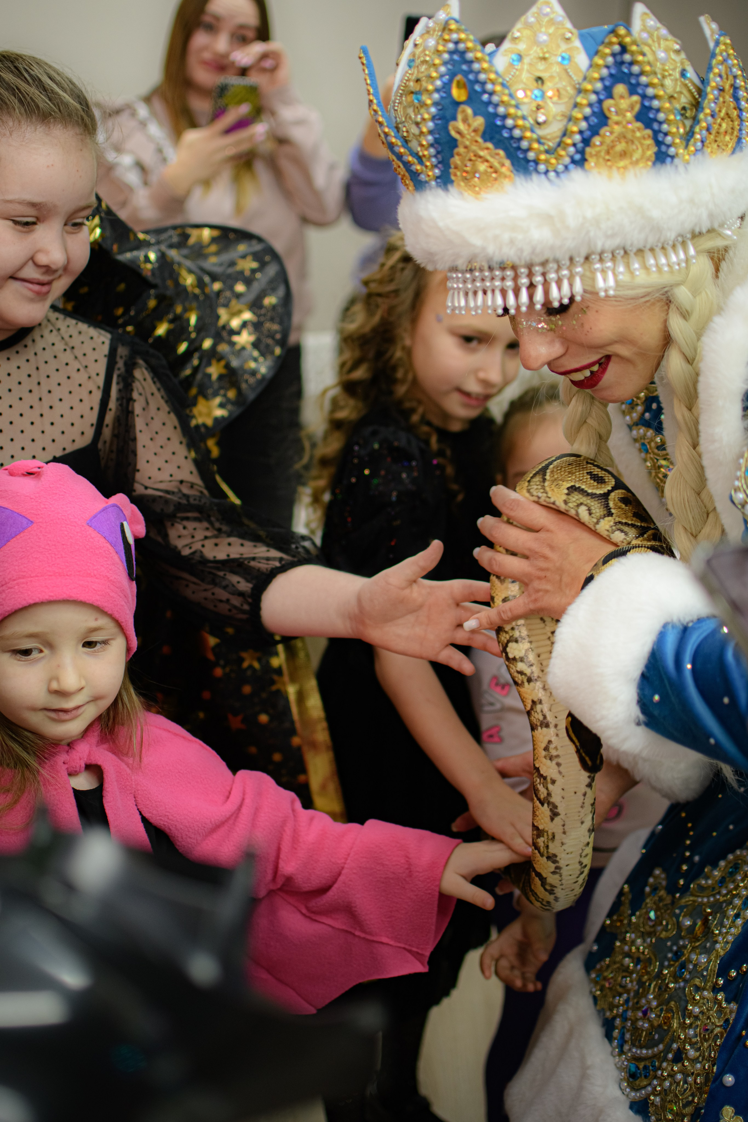 HAPPY NEW YEAR. Photokarish