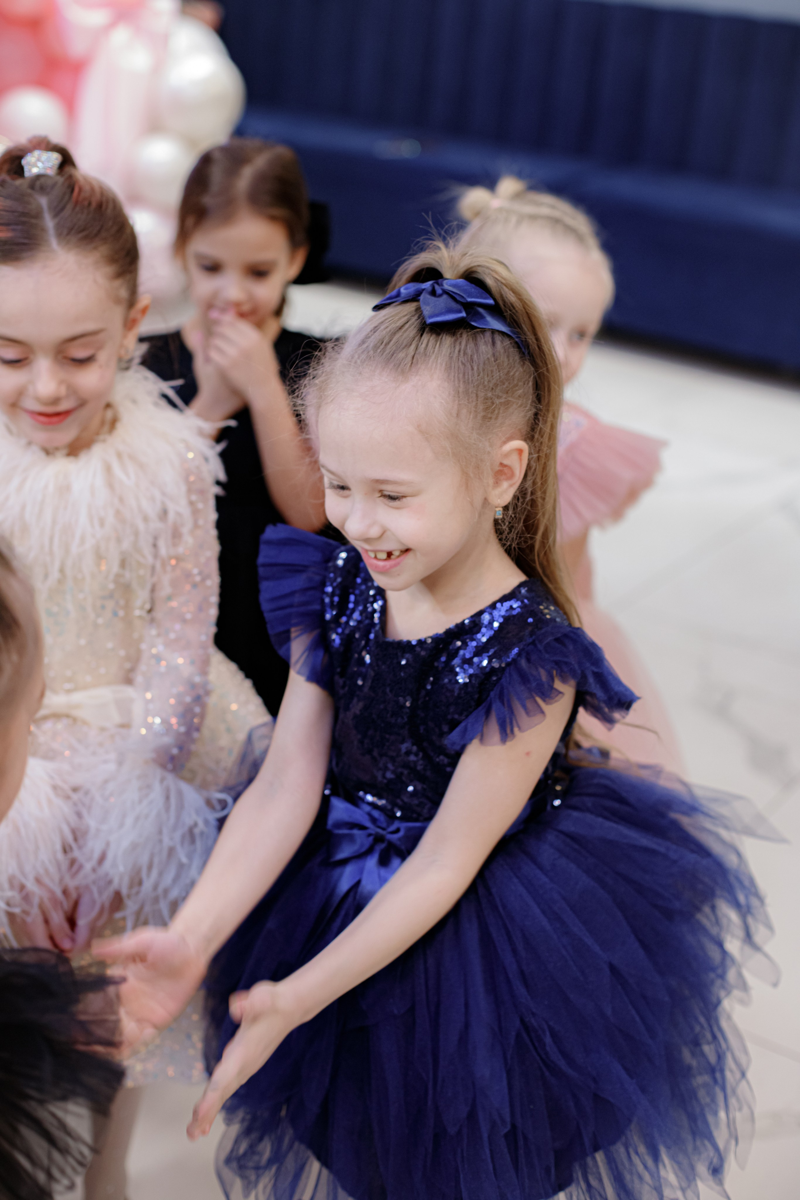 ASIA'S BIRTHDAY PARTY. Photokarish