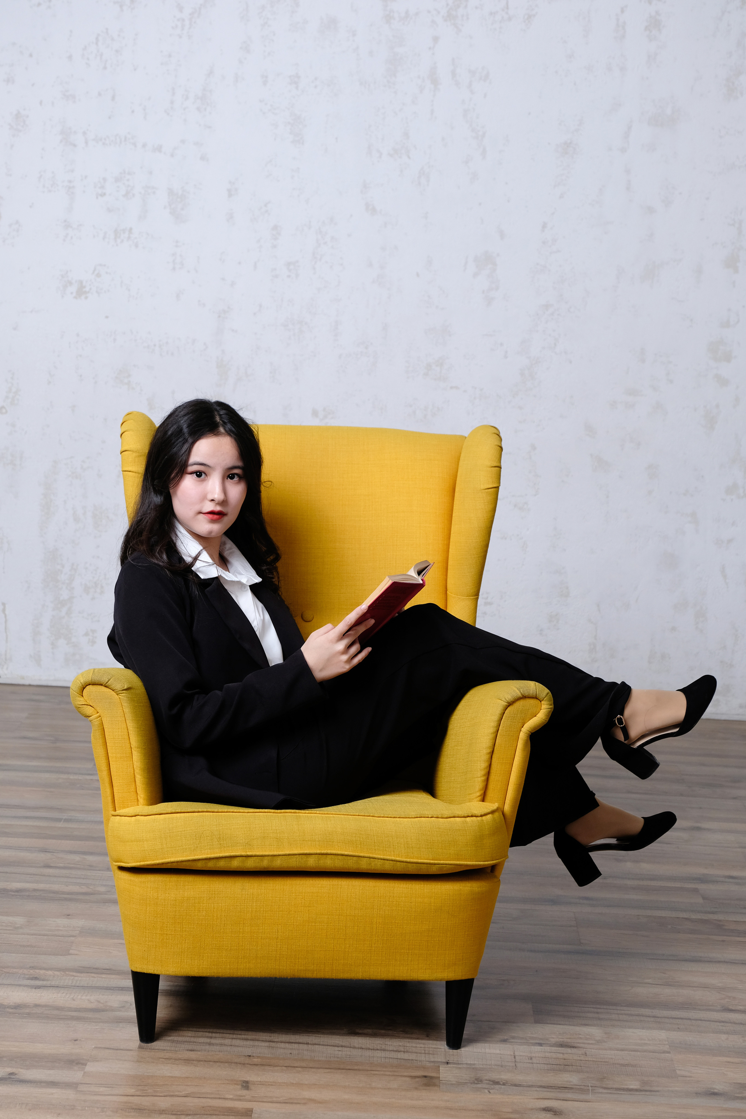 Выпускные альбомы с сентября по октябрь по выгодной цене. Фотограф в Красноярске Екатерина Беникаускене