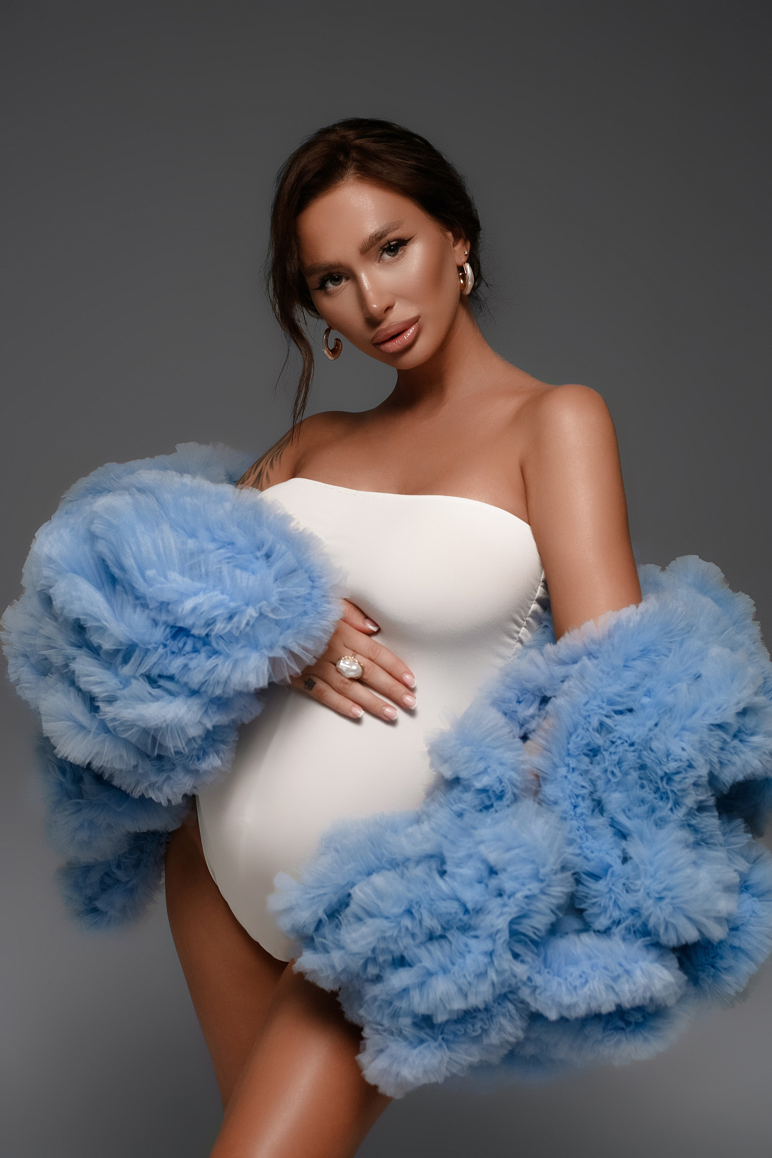 Боди и накидка из фатина. Фотограф Анна Качан