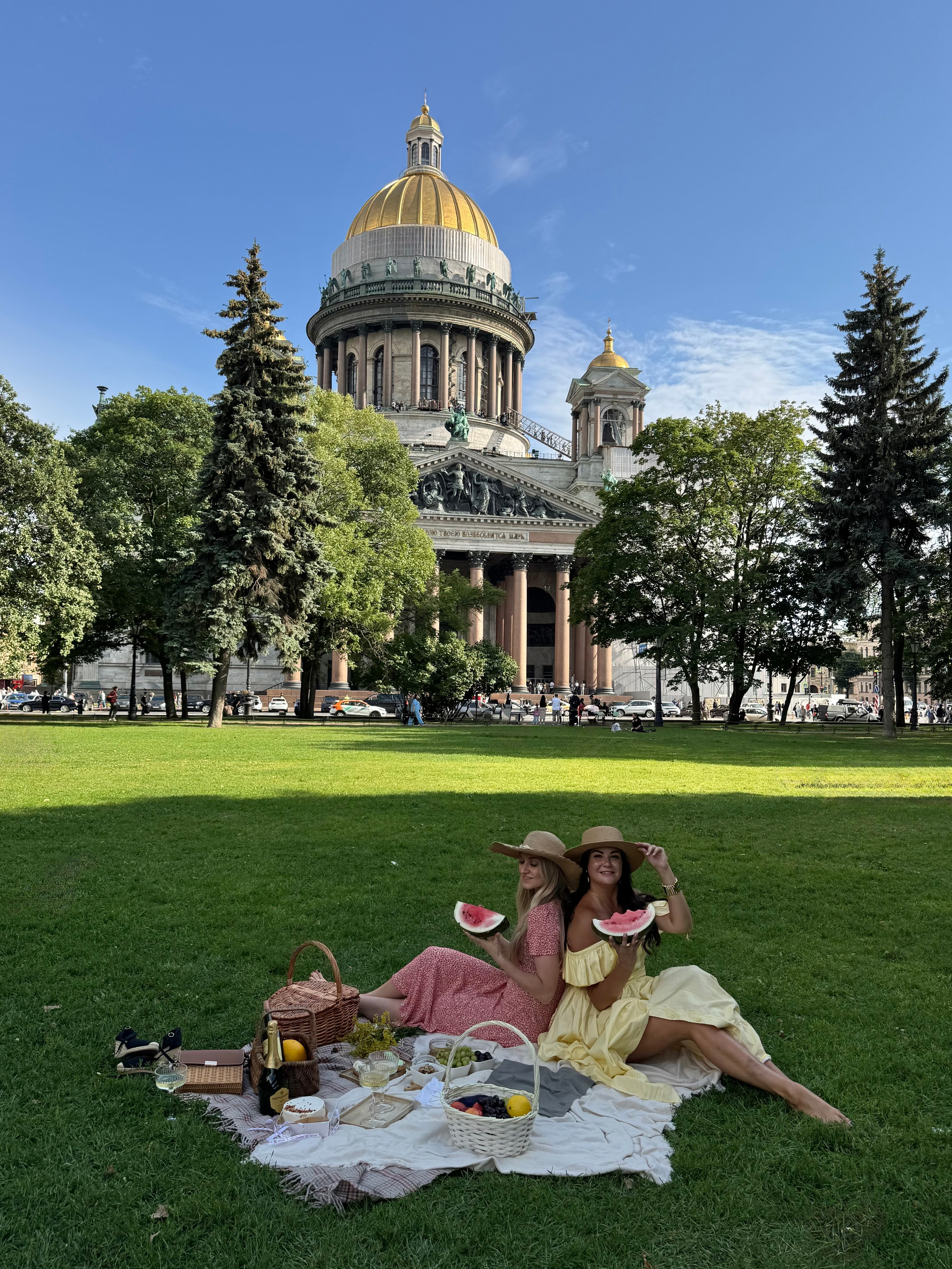 Пикник у Исаакиевского. Утонченный фотограф в Санкт-Петербурге Ксения Пелевина