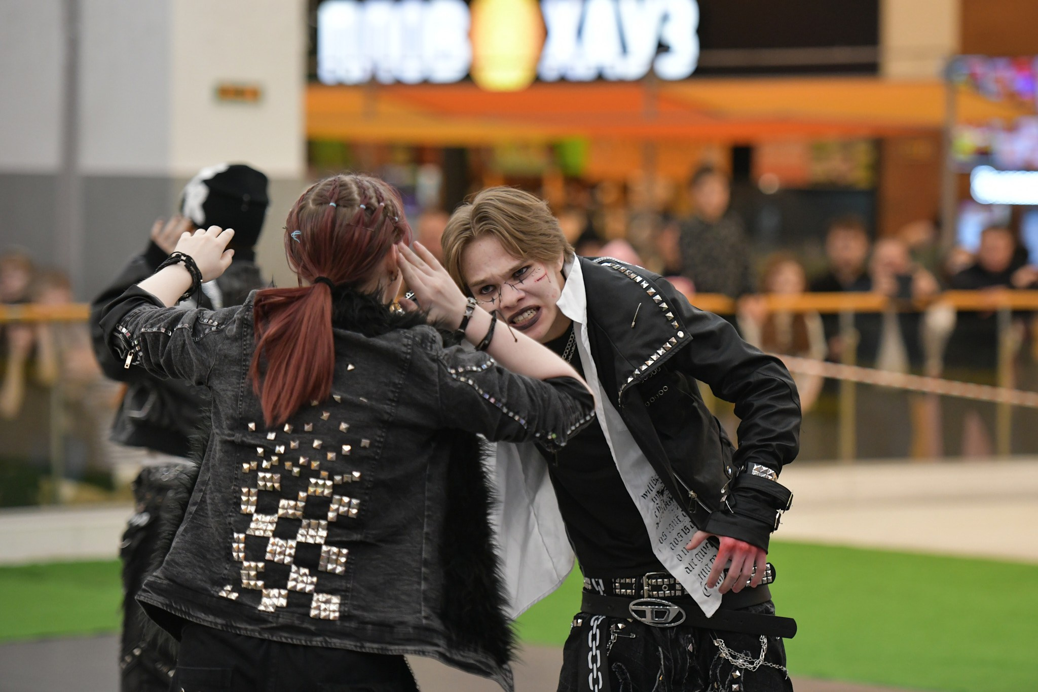 IX Хитовые танцы в ТРЦ «Сургут Сити Молл». Студия по производству фото и видеоконтента «АППЕРТУРА»