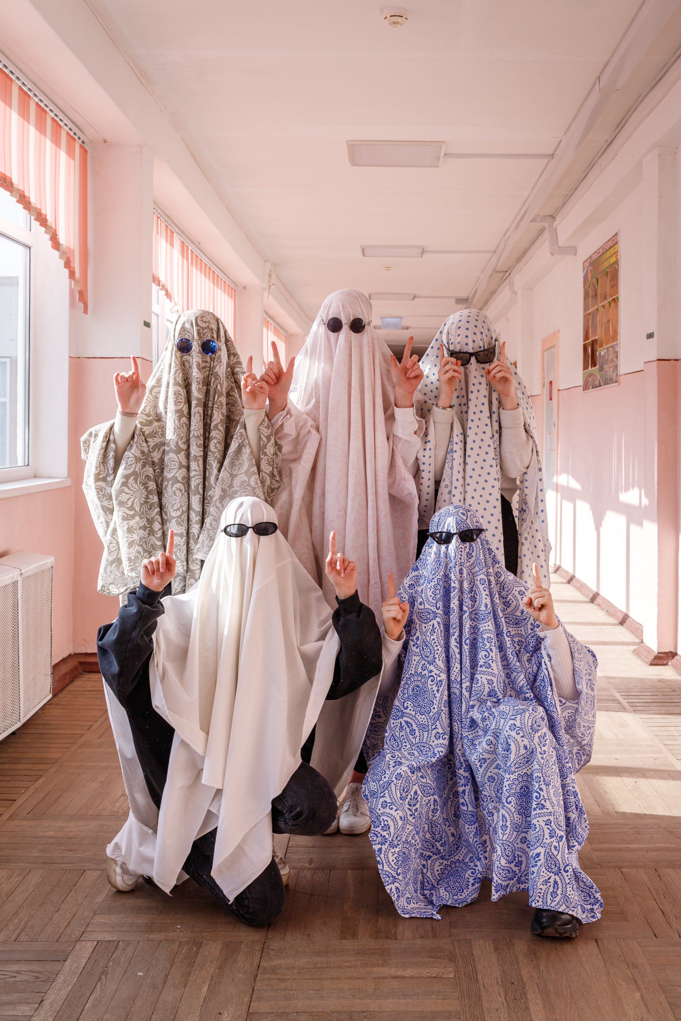 И В ШКОЛЕ ЕСТЬ ЖИЗНЬ. Марина Ушакова. Фотограф. Выпускные альбомы. г. Краснодар