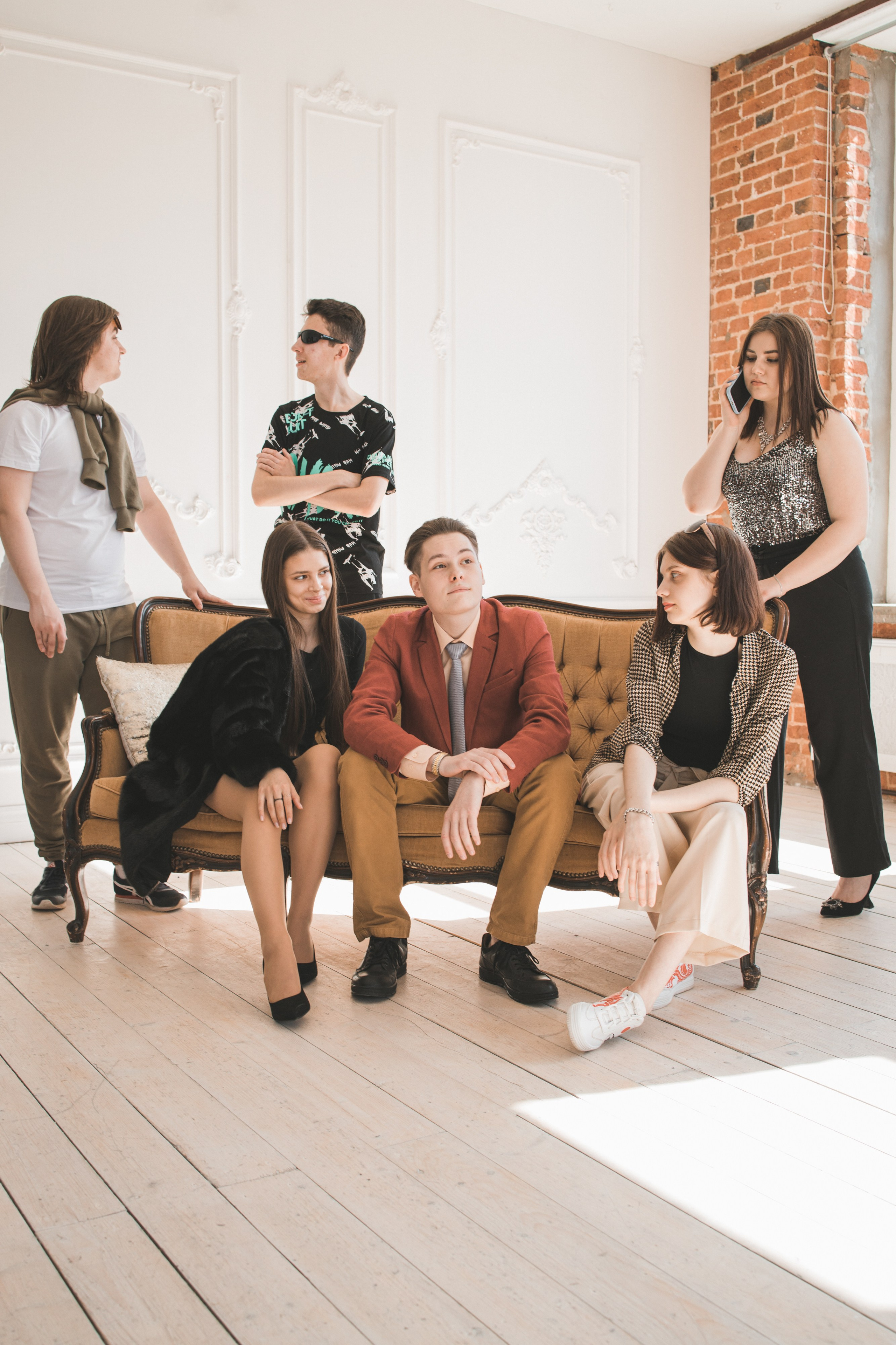 Тематическая фотосъемка 11 класса в гламурном стиле. Выпускные альбомы в Серпухове