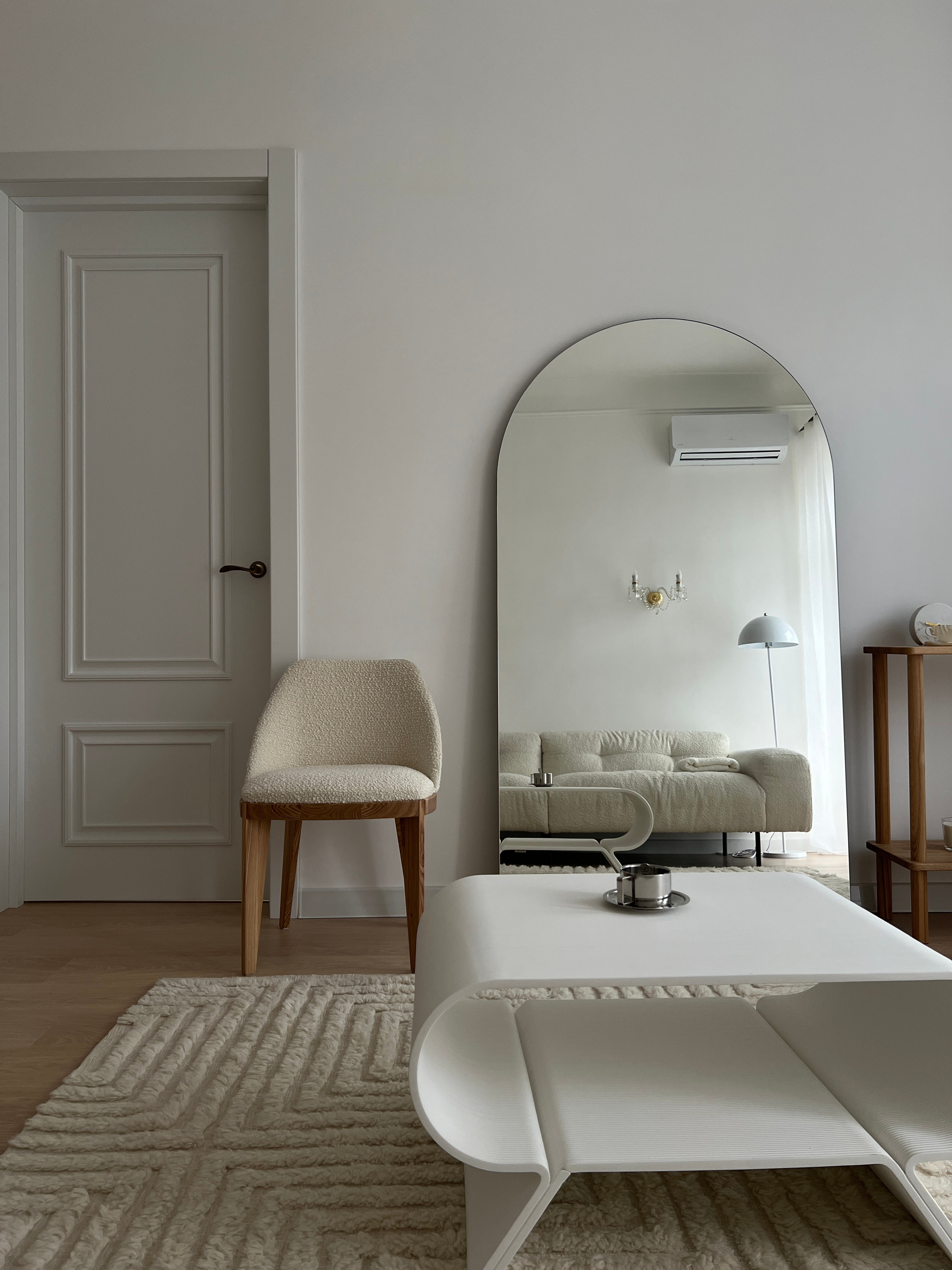 ИНТЕРЬЕР ГОСТИНОЙ. PARISIEN STUDIO | Интерьерная квартира — студия в стиле минимализм в Москве