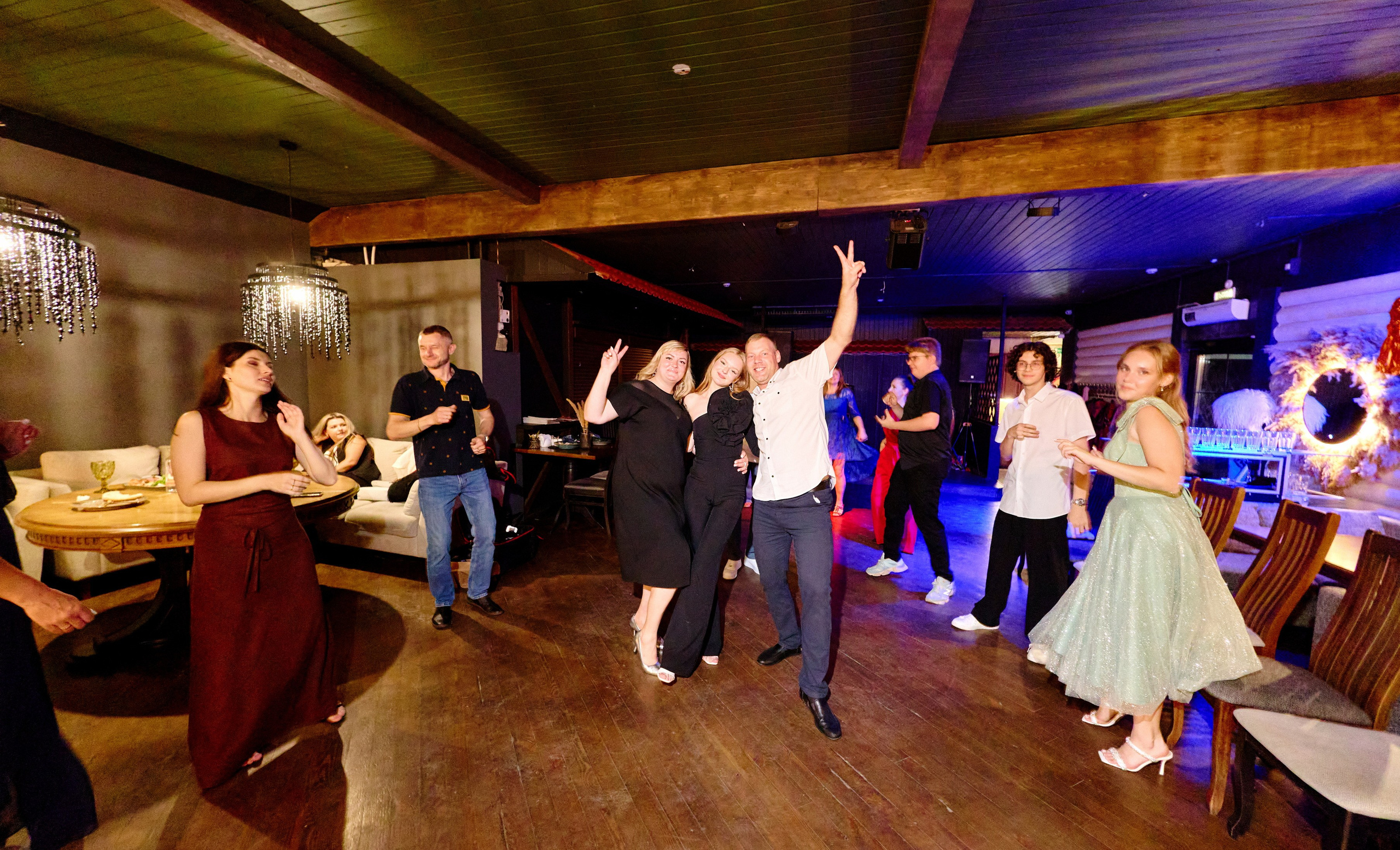 Выпускной 35 Сош. Фотограф Выпускные альбомы Таганрог Сергей Коробченко