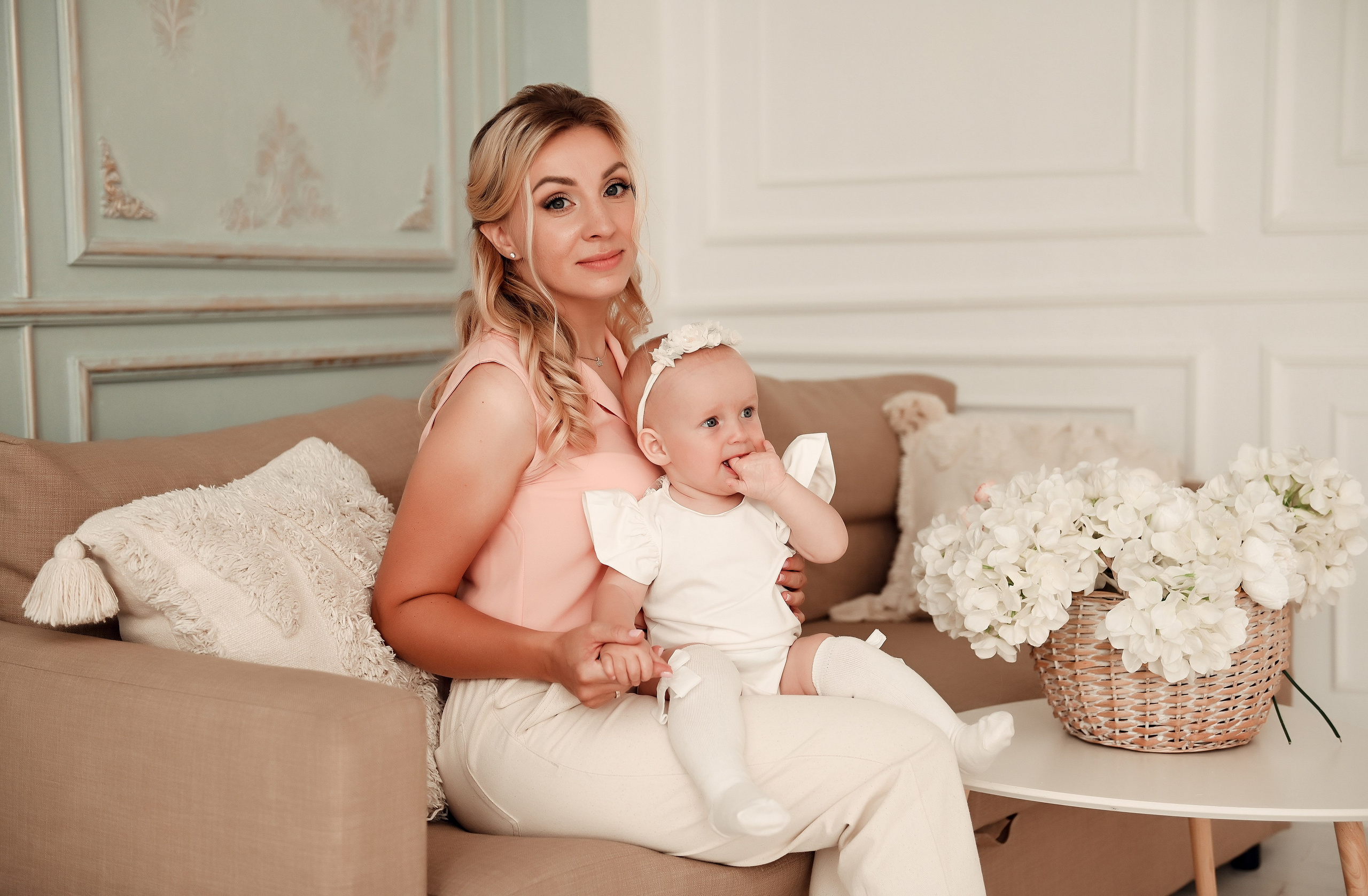 Студийные семейные, детские, индивидуальные фотосессии. Свадебный, семейный, детский, контент фотограф в Омске Максим Ильин