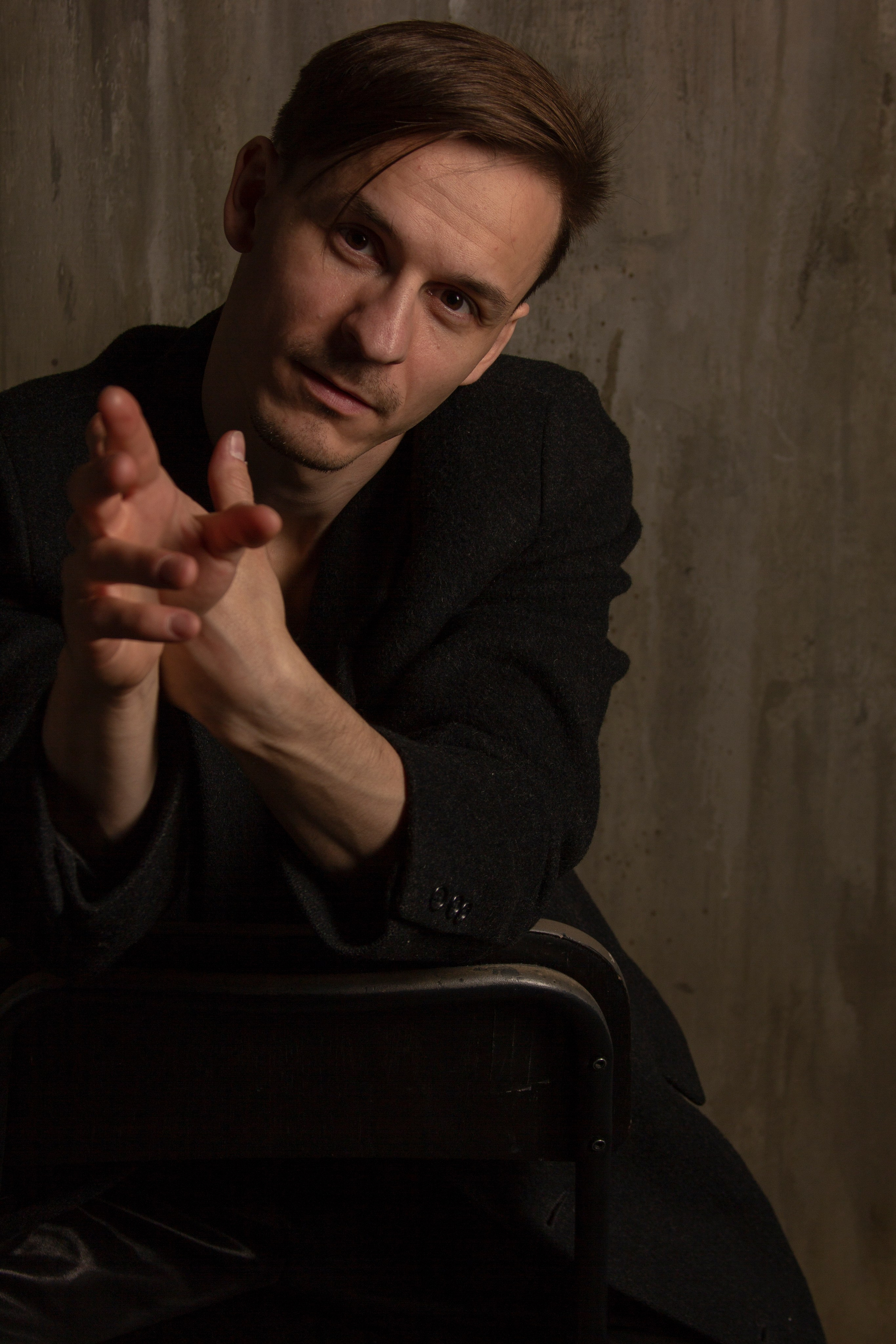 Фотосессия «Черное пальто». Портретный фотограф в Москве и Московской области Гнутиков Сергей