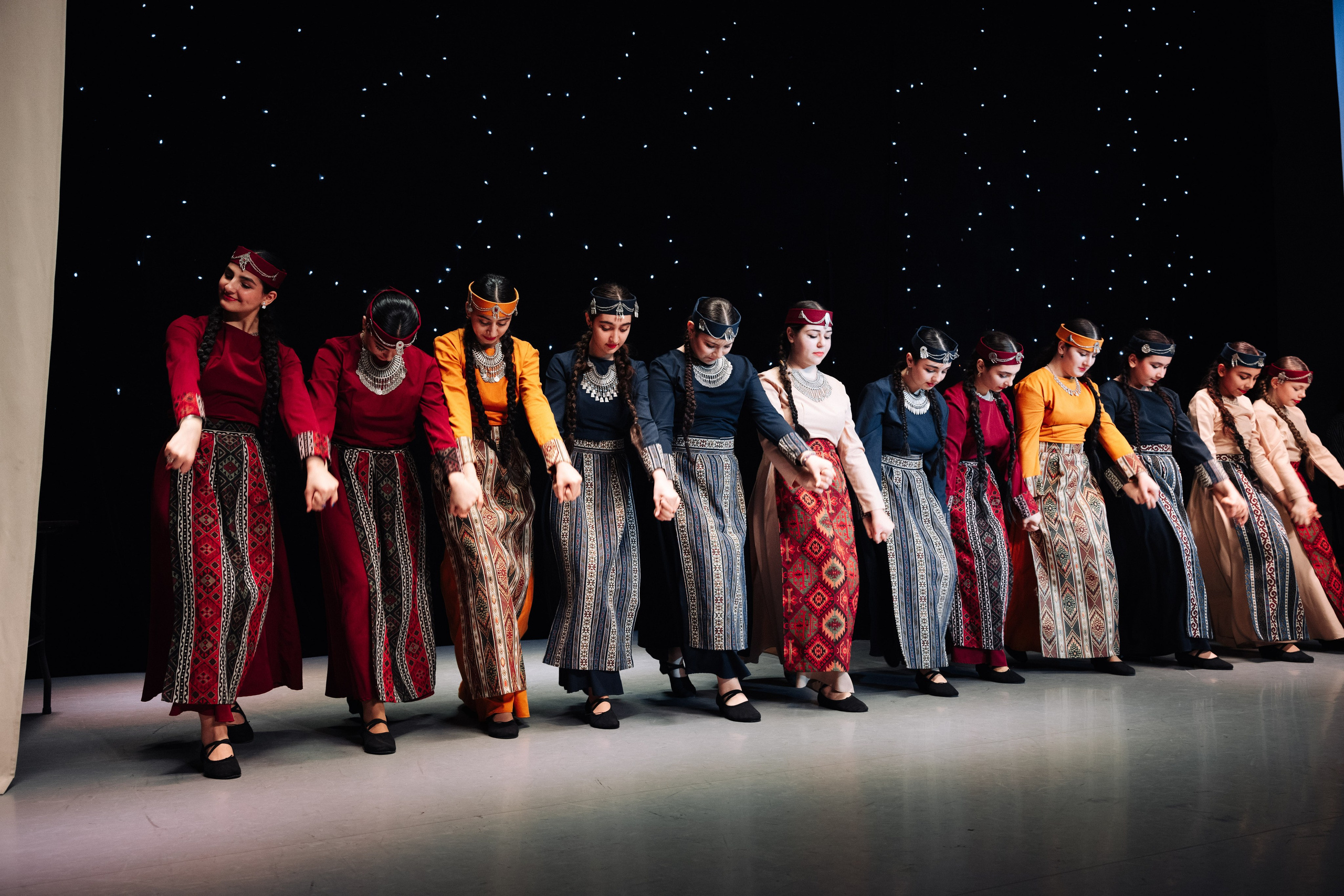 Благотворительный концерт в помощь Артему Сардаряну. Фотограф Артем Севостьянов. Профессиональная фотосъемка в Ногинске, Москве, Московской области и за границей