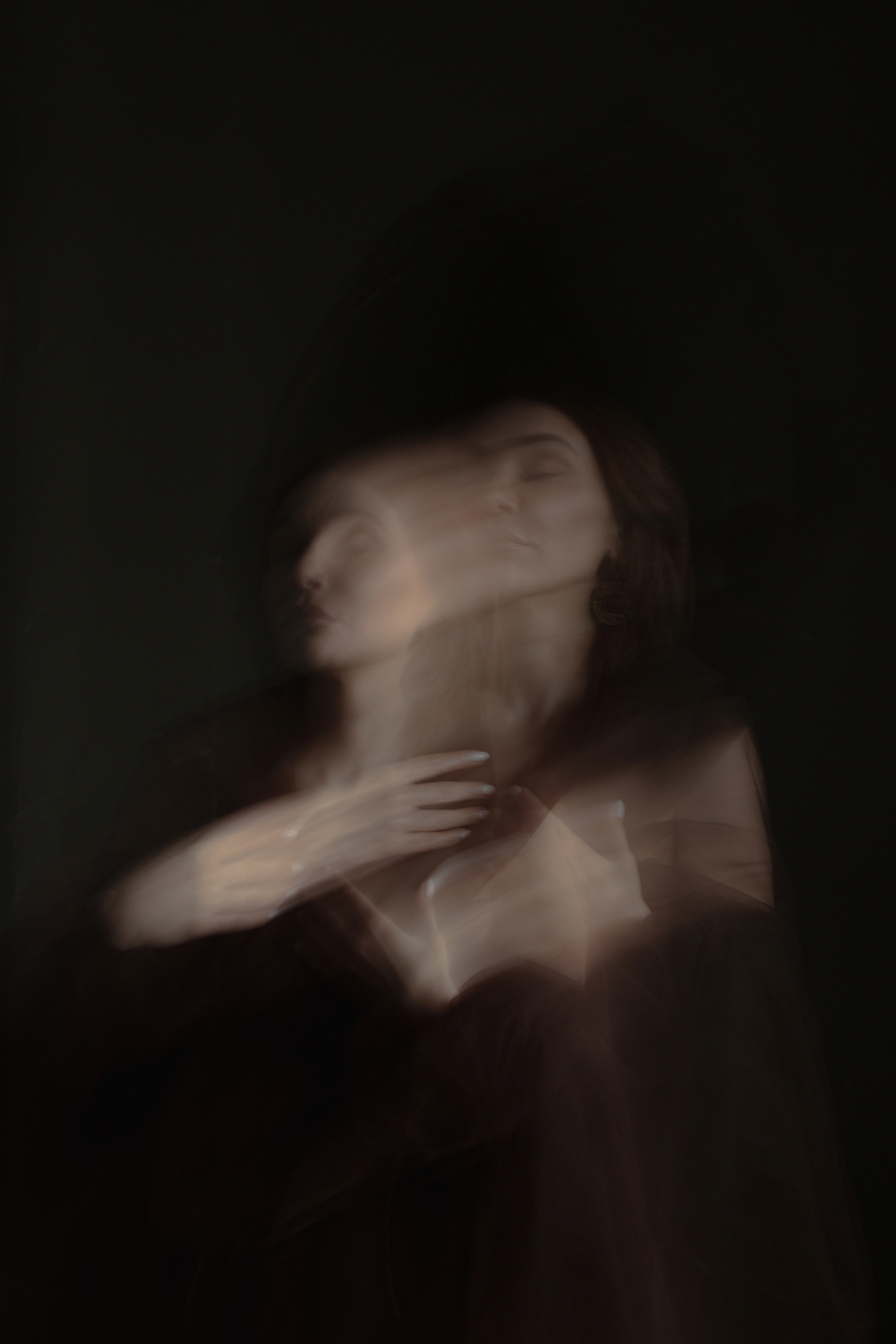 Темная фотосессия в студии. Фотограф Санкт-Петербург женский портрет Екатерина Коваль