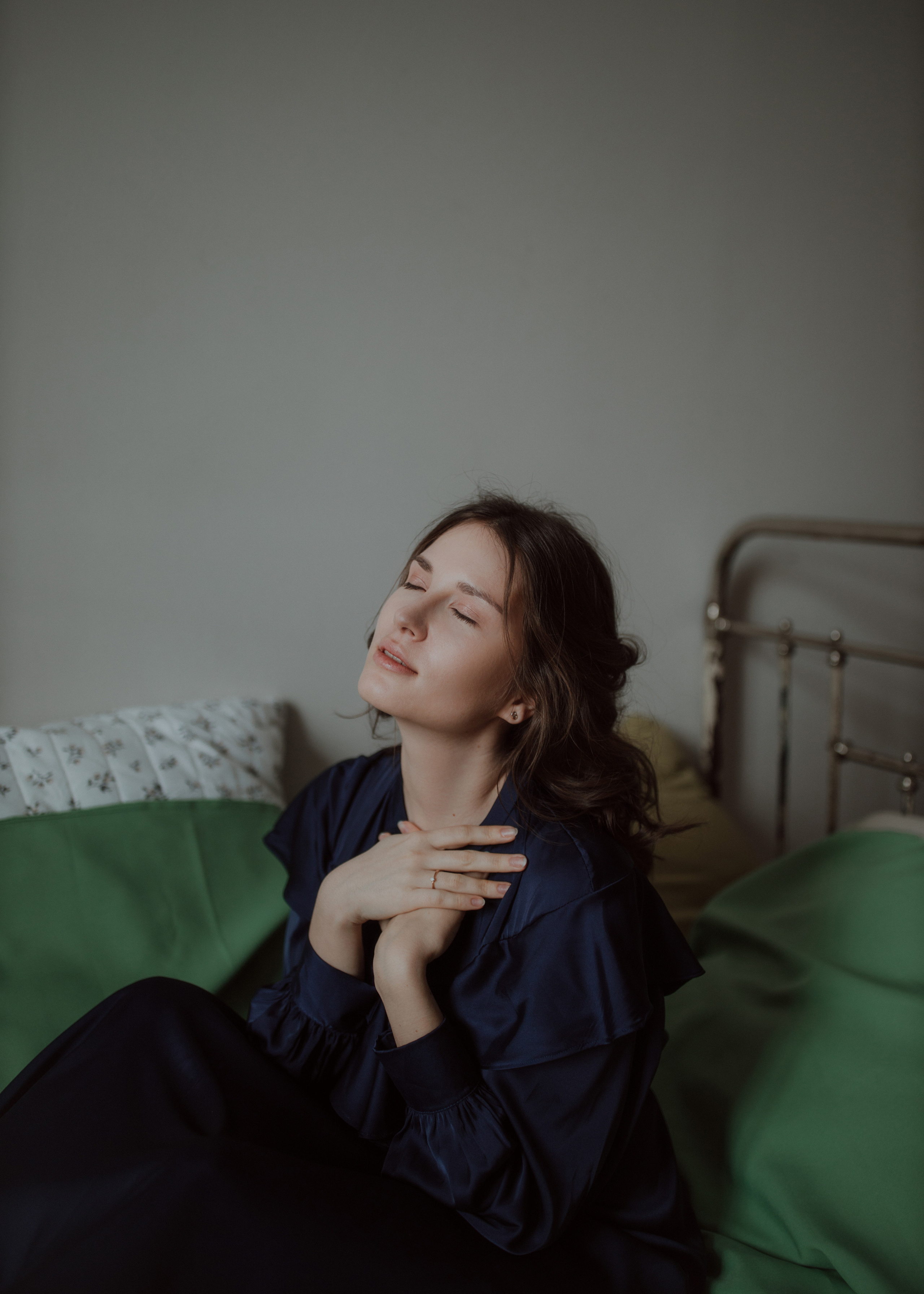 Фотосессия в студии в зимнее время без елки. Фотограф Санкт-Петербург женский портрет Екатерина Коваль