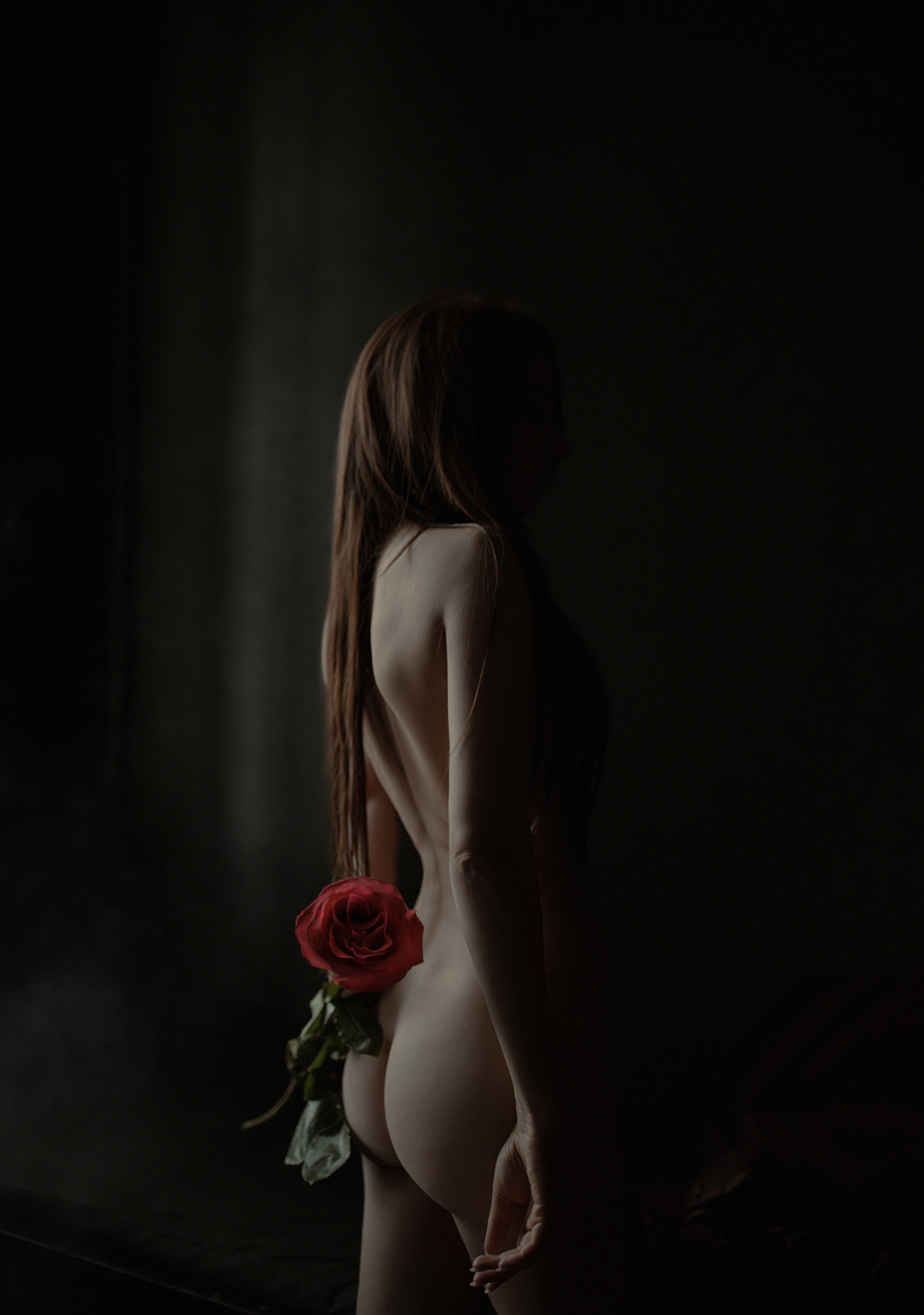 Темная фотосессия в студии. Фотограф Санкт-Петербург женский портрет Екатерина Коваль