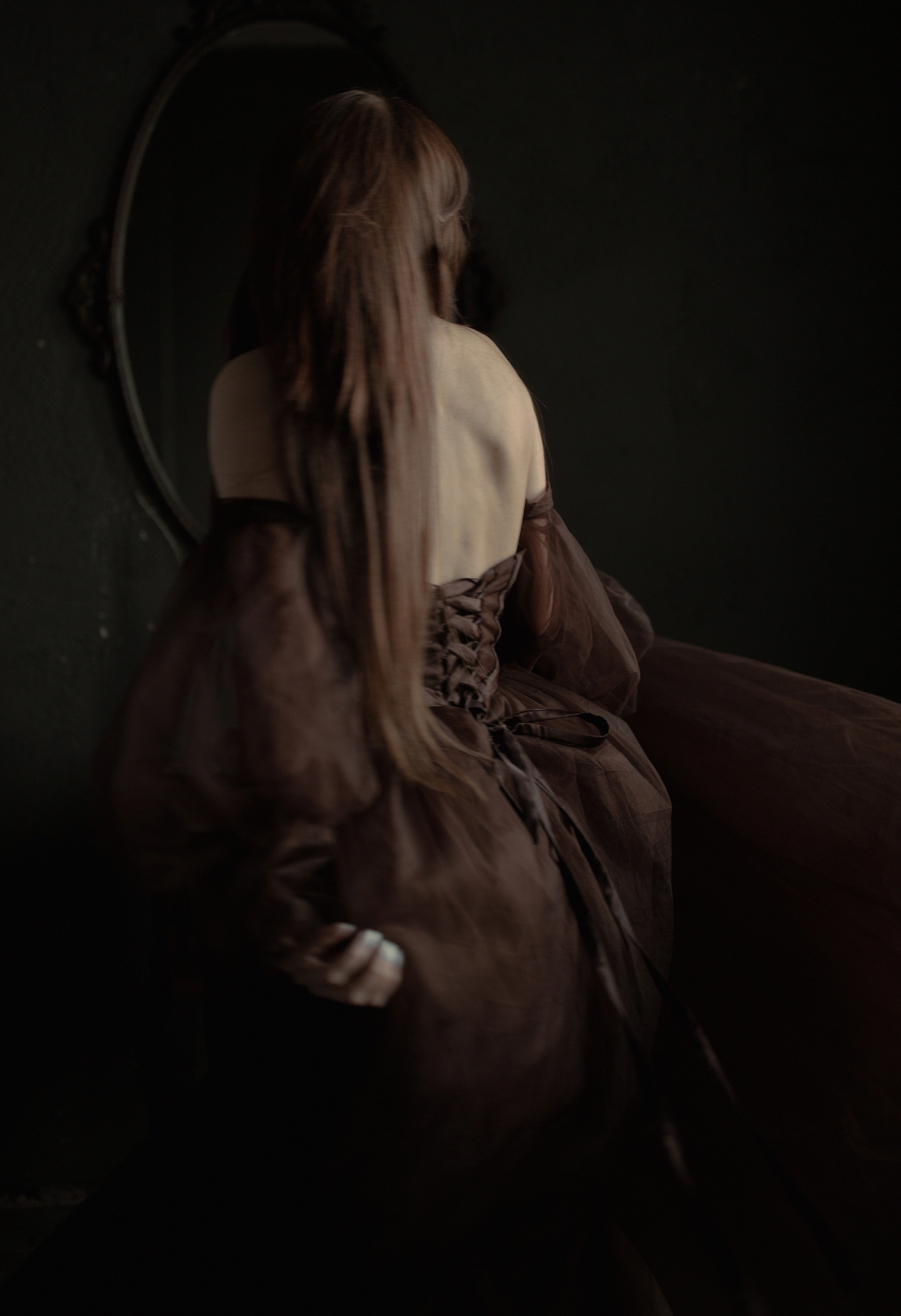 Темная фотосессия в студии. Фотограф Санкт-Петербург женский портрет Екатерина Коваль