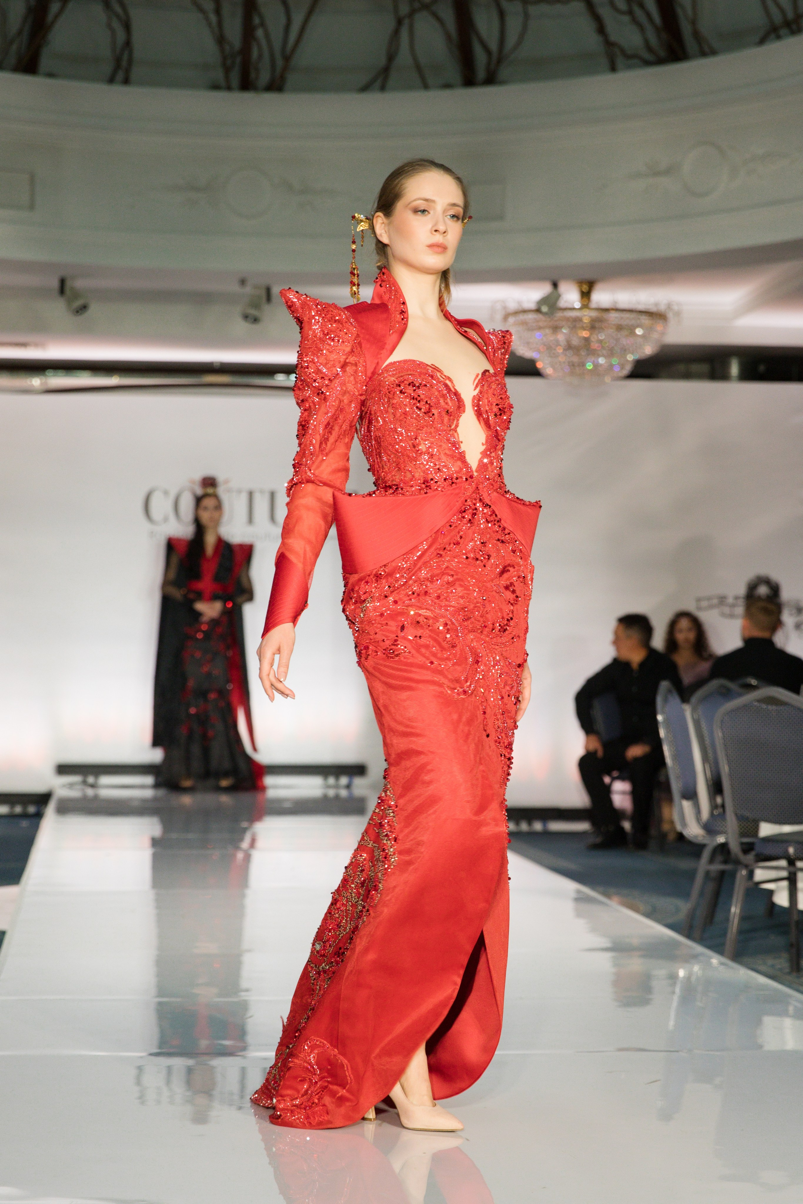 Репортаж показа «Кутюр по-русски». Фотограф в Санкт-Петербурге Вагнер Юлия