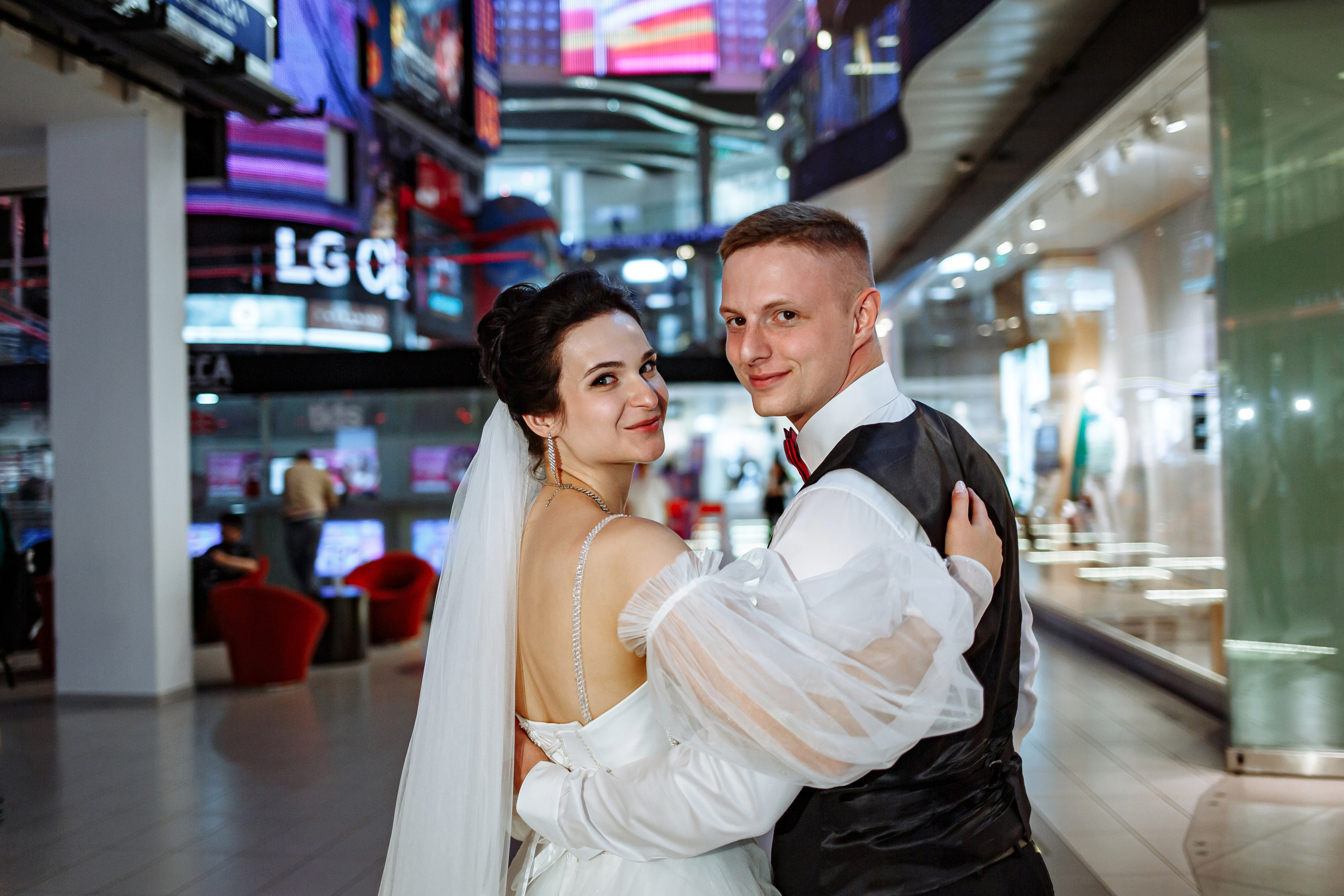 ЗАГС в ТЦ Вегас Крокус сити, регистрация брака, фото, видео. Свадебный фотограф Москва и МО Сергей Киржаев