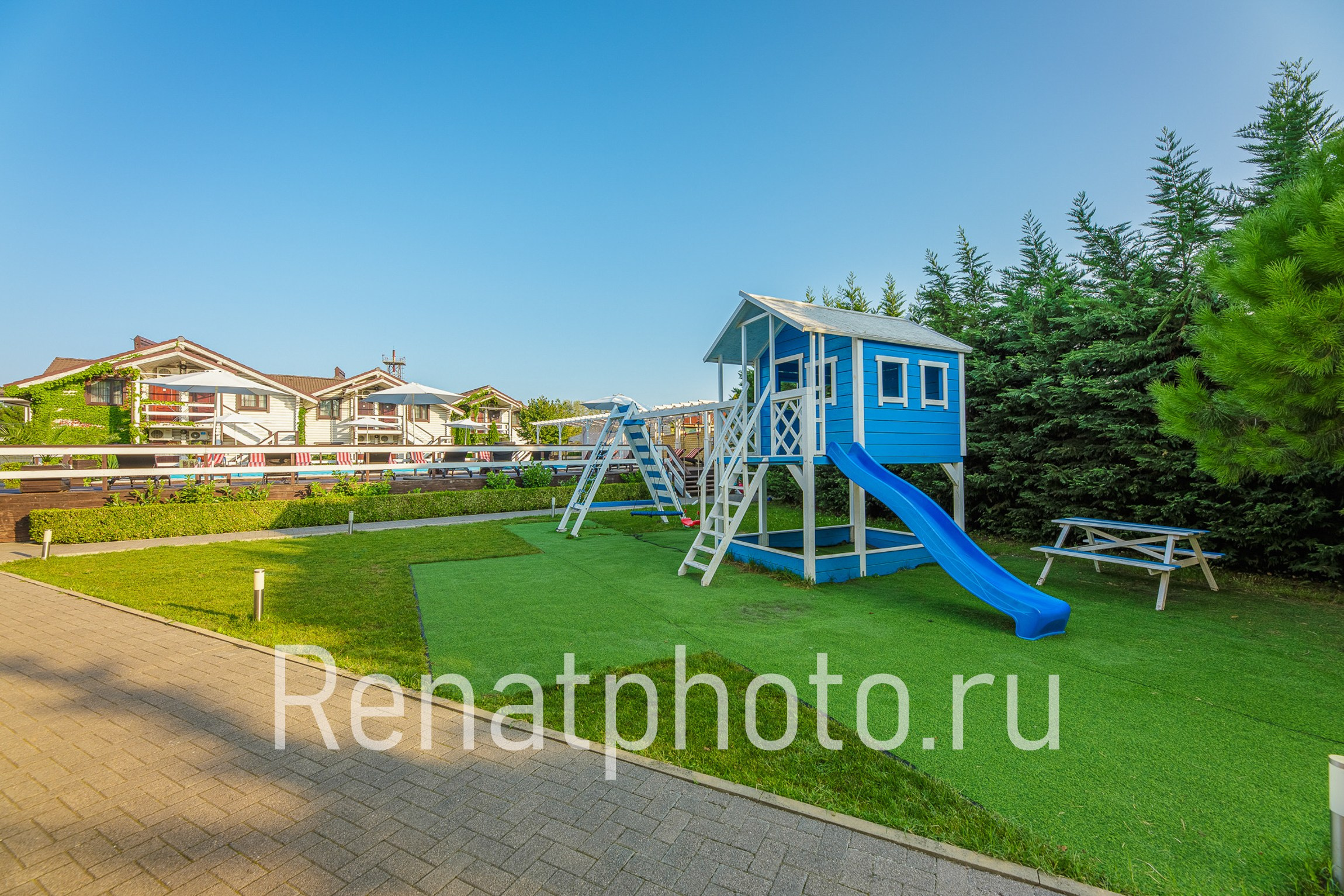 Renatphoto-Экстерьерная фотосъёмка территории отеля в Анапе. Профессиональный фотограф  интерьеров, предметная фотосъёмка, фото блюд для меню  г. Анапа