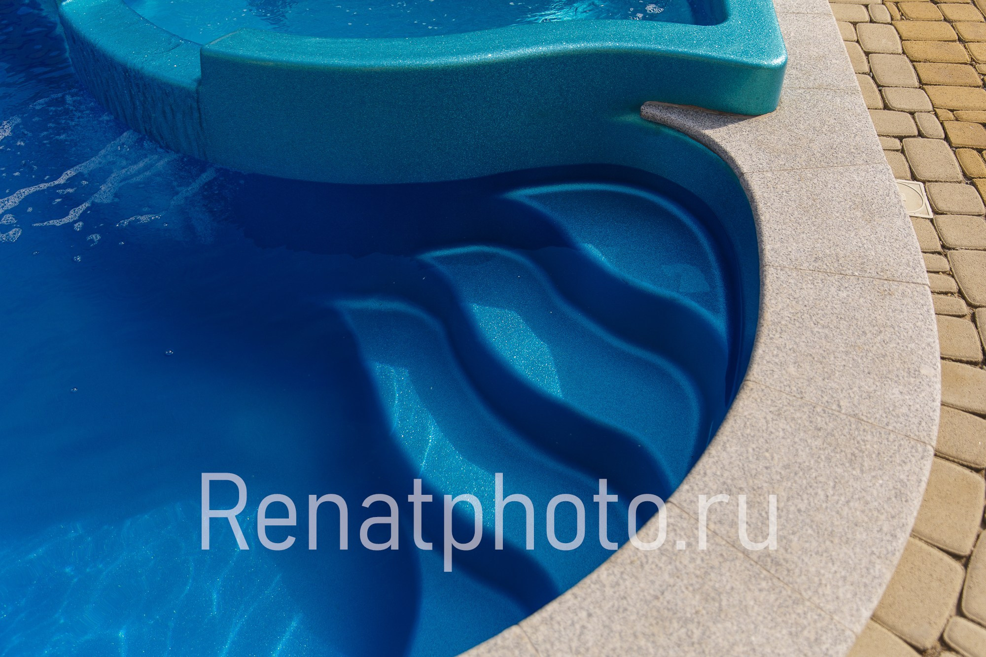Renatphoto-Фотосъёмка бассейнов для строительных организаций. Профессиональный фотограф  интерьеров, предметная фотосъёмка, фото блюд для меню  г. Анапа