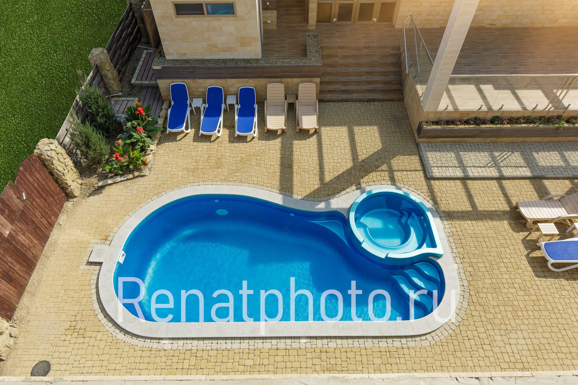 Renatphoto-Фотосъёмка бассейнов для строительных организаций. Профессиональный фотограф  интерьеров, предметная фотосъёмка, фото блюд для меню  г. Анапа