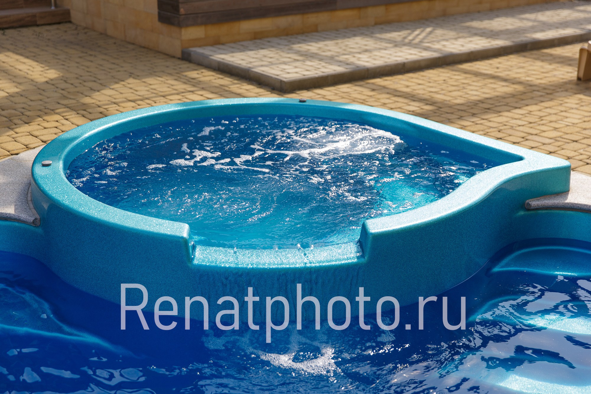 Renatphoto-Фотосъёмка бассейнов для строительных организаций. Профессиональный фотограф  интерьеров, предметная фотосъёмка, фото блюд для меню  г. Анапа