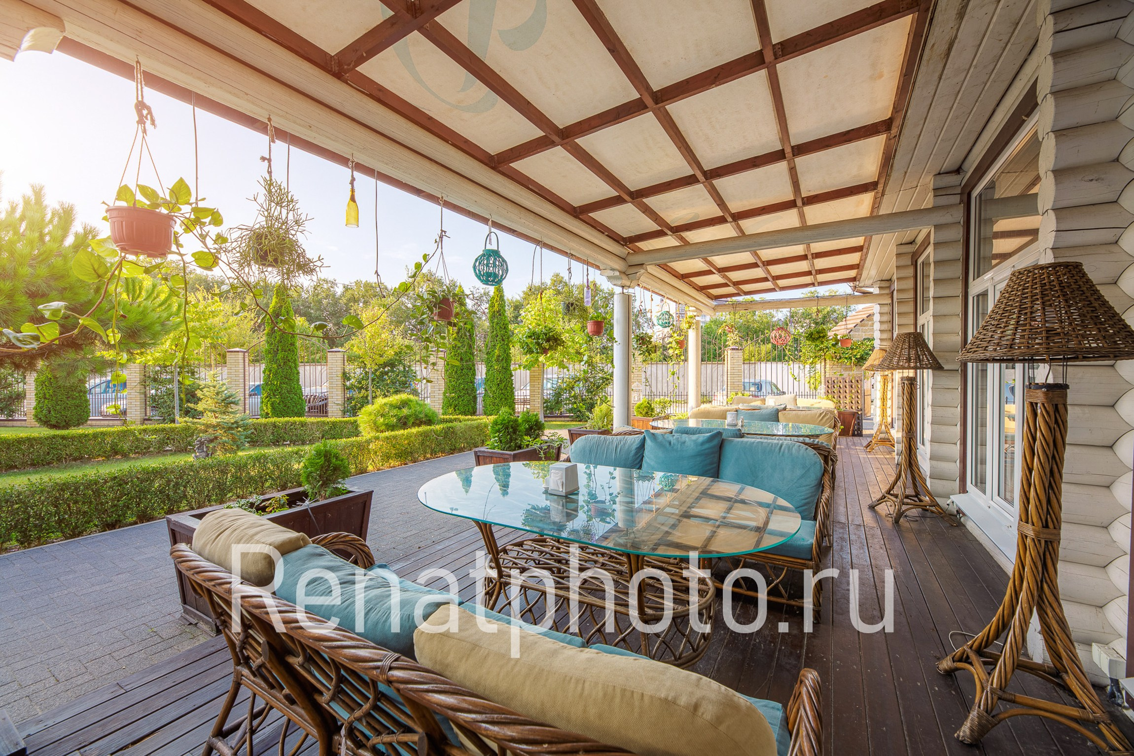 Renatphoto-Экстерьерная фотосъёмка территории отеля в Анапе. Профессиональный фотограф  интерьеров, предметная фотосъёмка, фото блюд для меню  г. Анапа