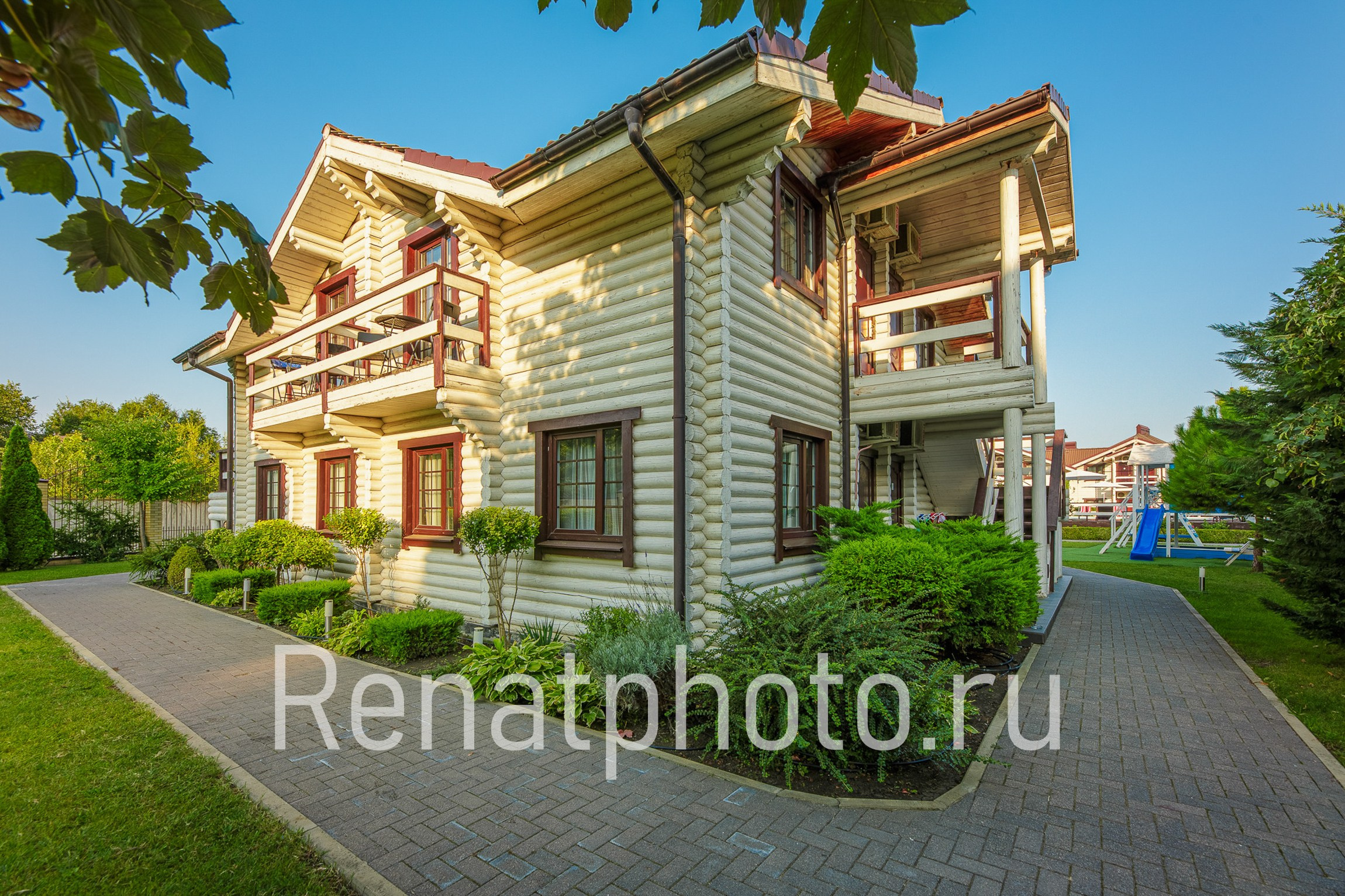 Renatphoto-Экстерьерная фотосъёмка территории отеля в Анапе. Профессиональный фотограф  интерьеров, предметная фотосъёмка, фото блюд для меню  г. Анапа