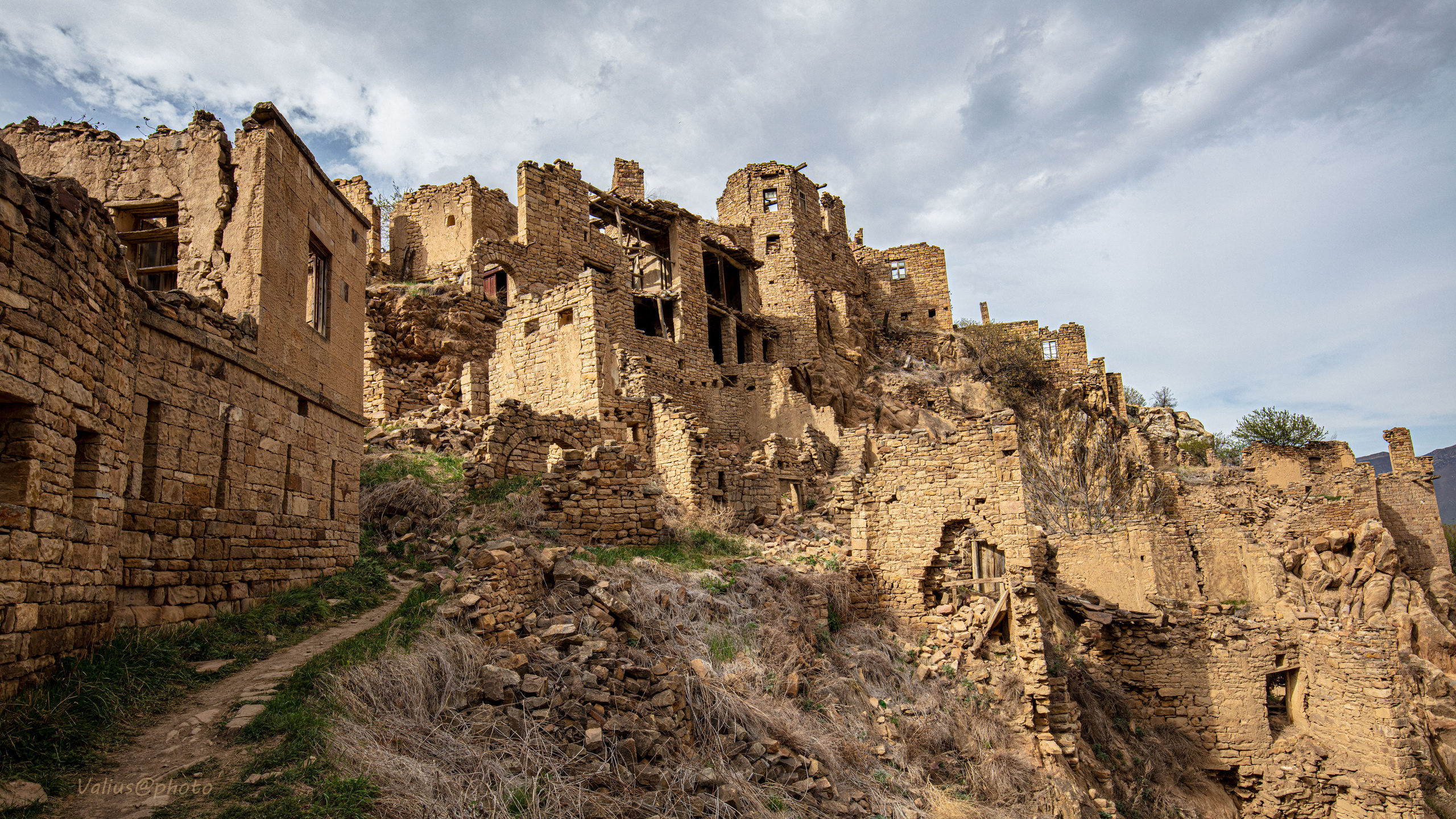 Дагестан. Заброшенный аул Гамсутль.
