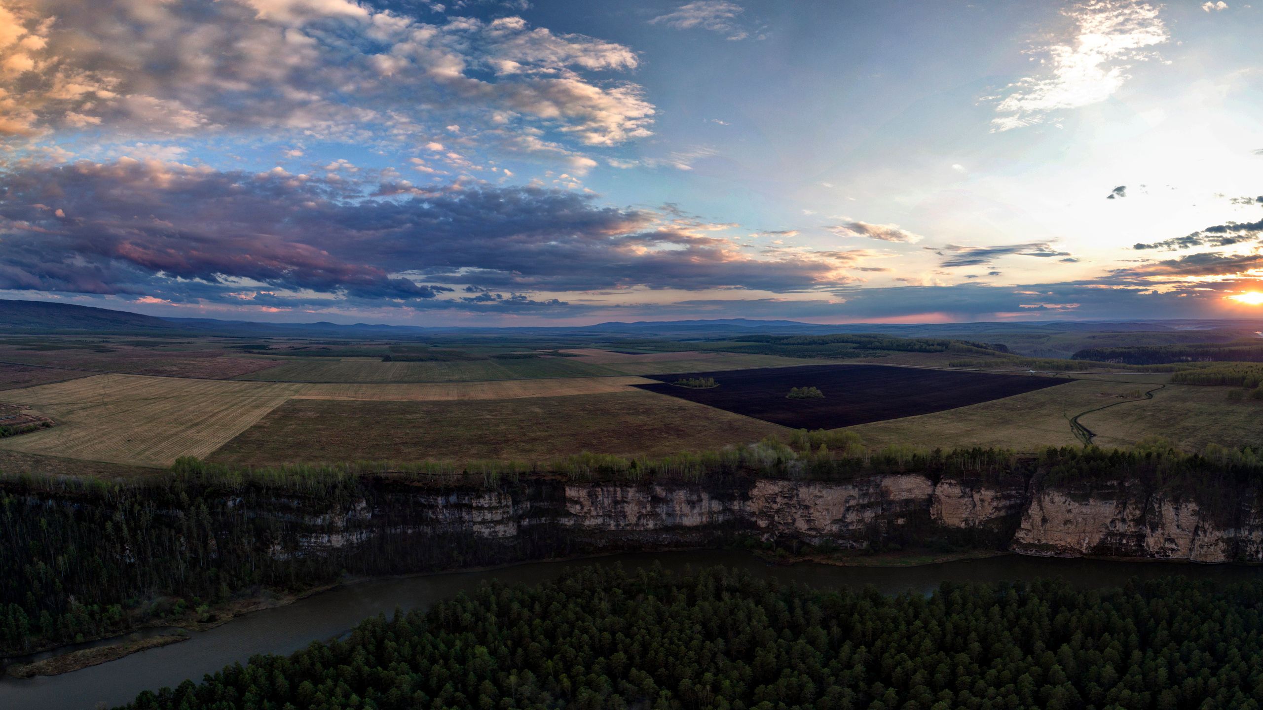 Челябинск. Урал. Река Ай. Притёсы. Туман. Фото с дрона