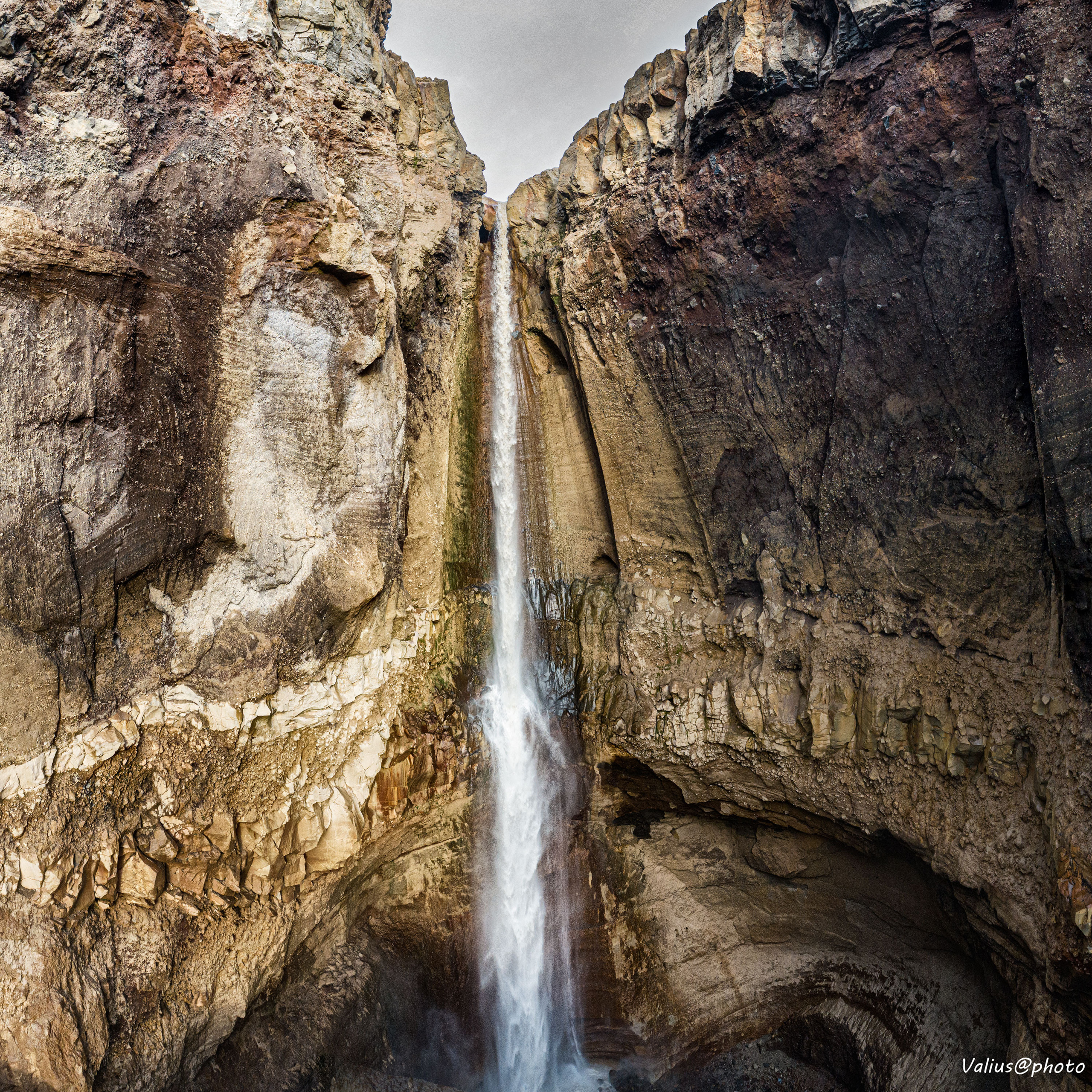 Камчатка. Каньон и водопад Опасный.