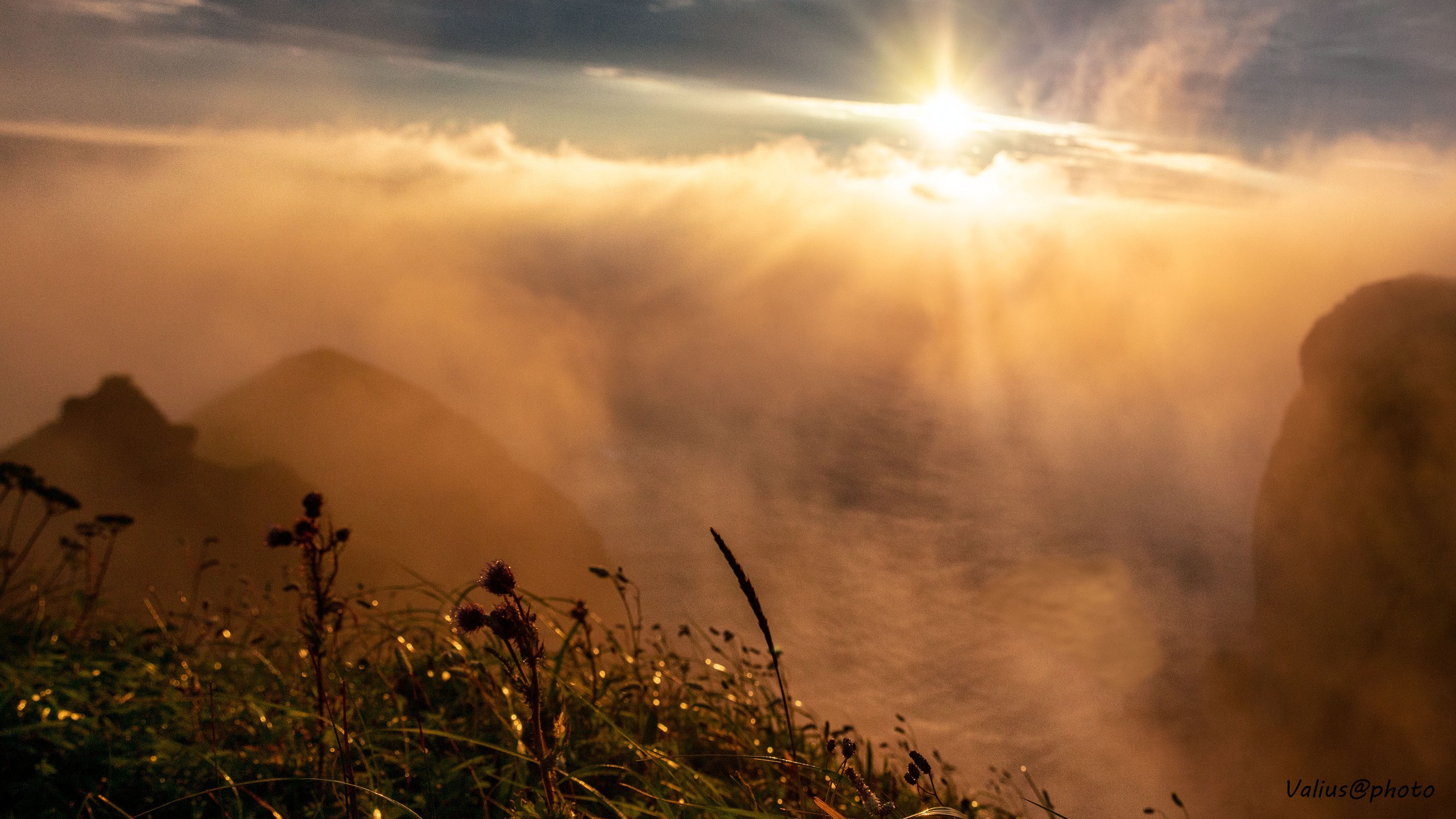 Оранжевый рассвет на острове Шикотан. Мыс Краб.