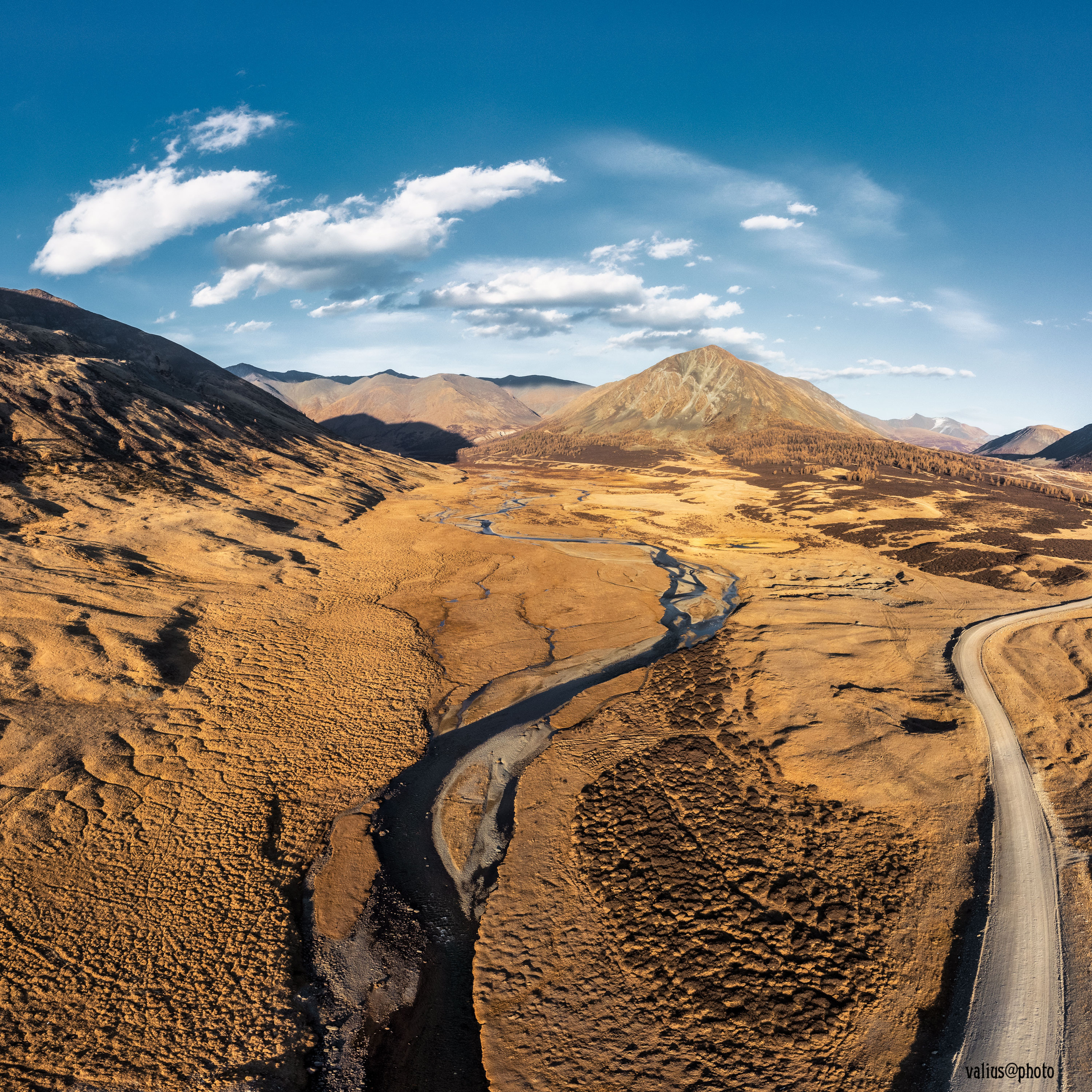 Алтай. Фотография с дрона. Река Дара.
