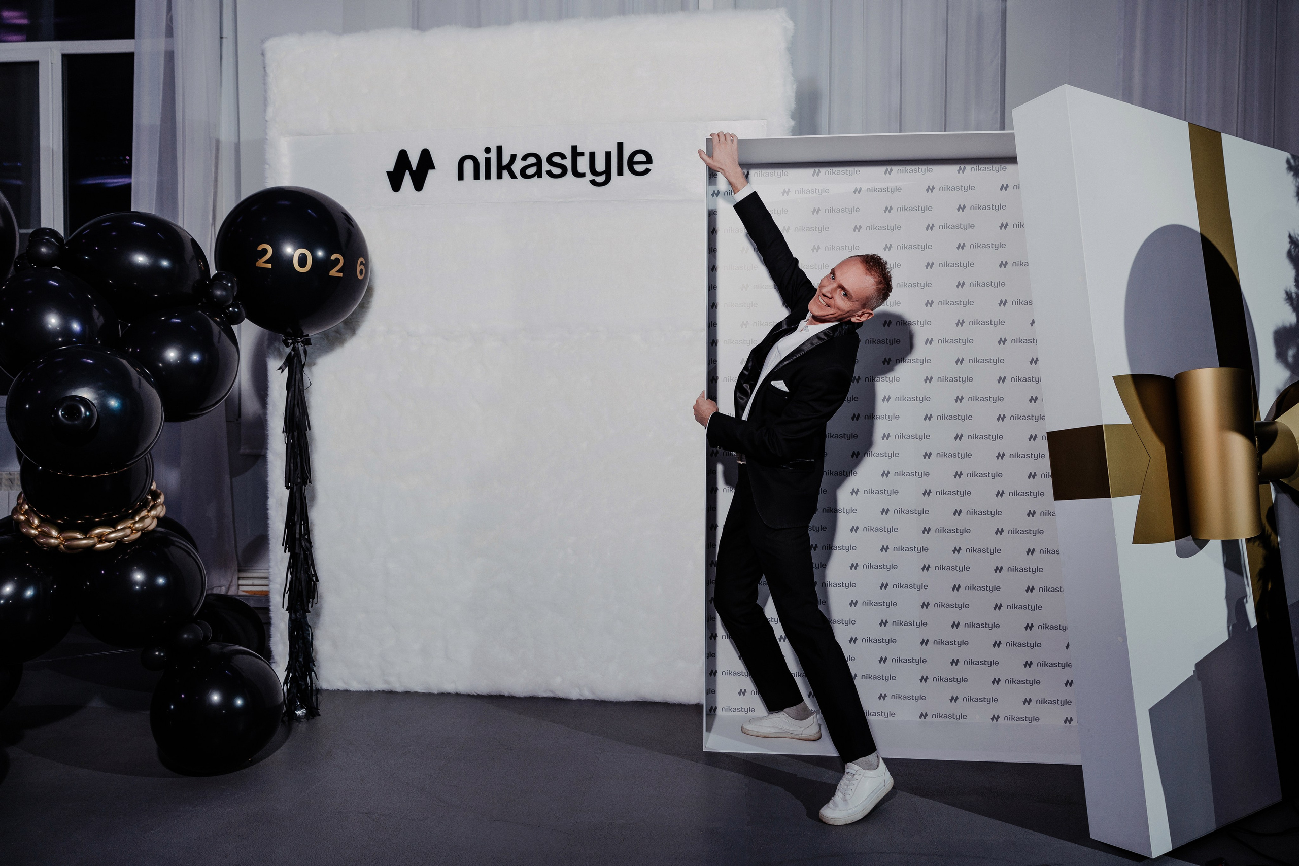 Анонс фото новогоднего корпоратива Nikastyle 2026 от фотографа во Владимире Евгений Топаз. Свадебный фотограф во Владимире Евгений Топаз