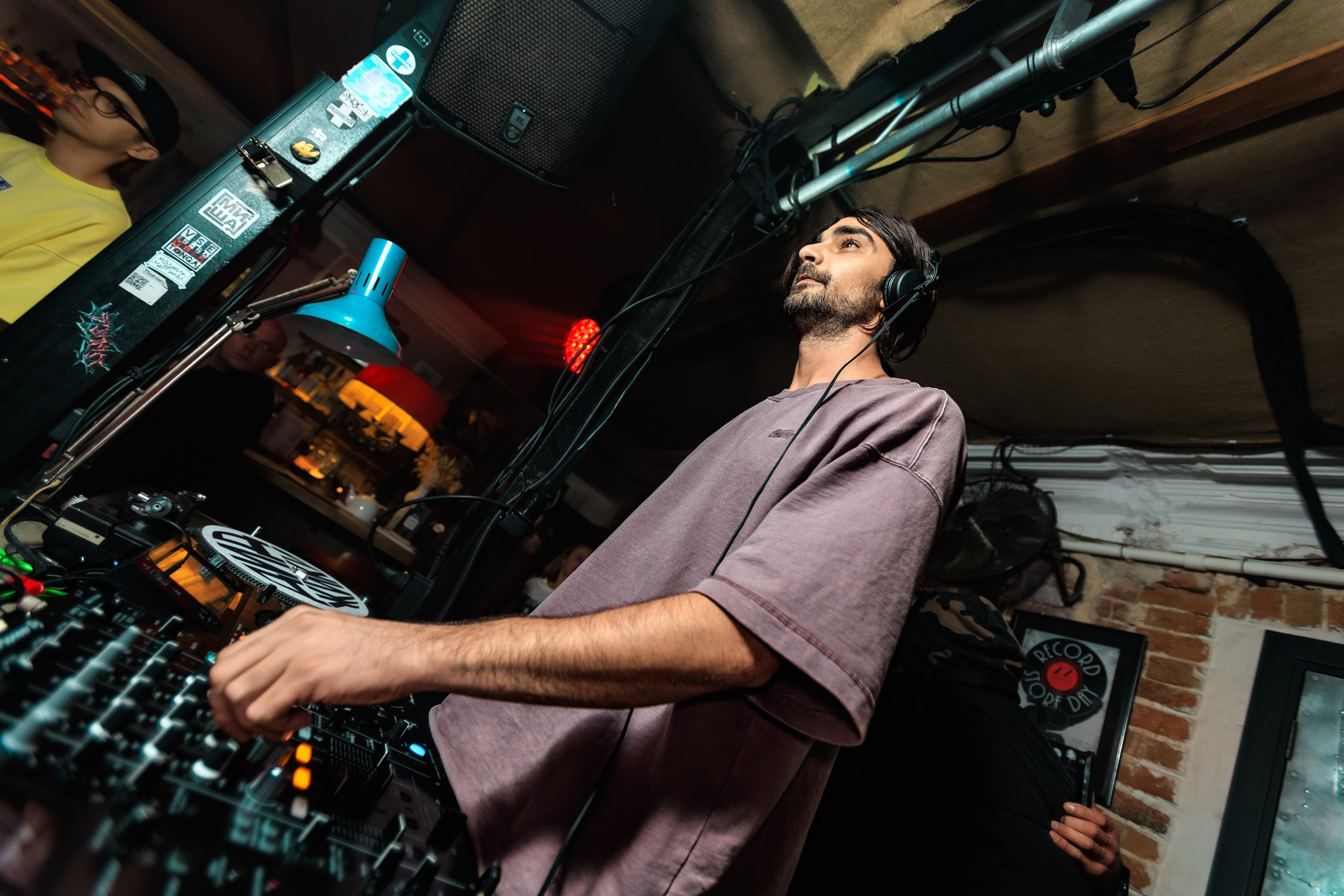 Octave (Ro) x stndrt13. Репортажный фотограф Екатеринбург | Яркий, качественный репортаж | Концерты, клубы, репортаж, праздники, корпоративы