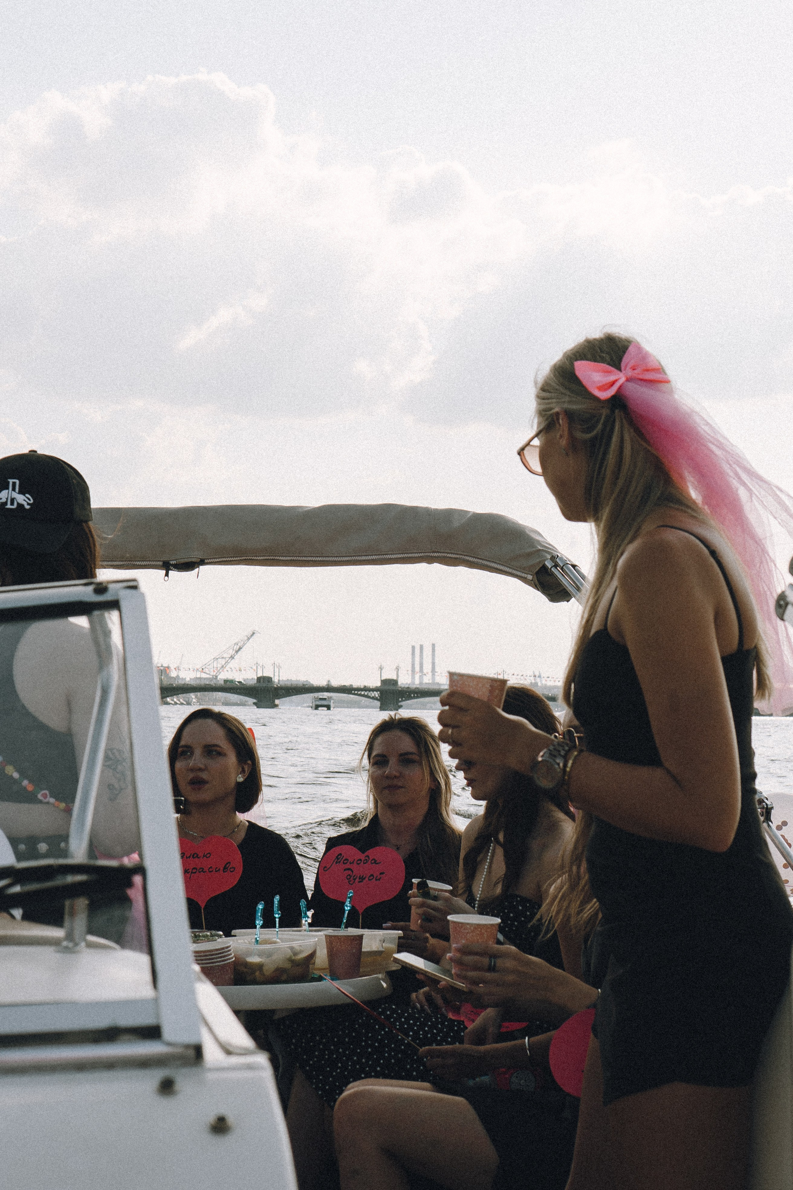 ДЕВИЧНИК НА КАТЕРЕ. Профессиональный фотограф, Санкт-Петербург — Виктория Богомолова