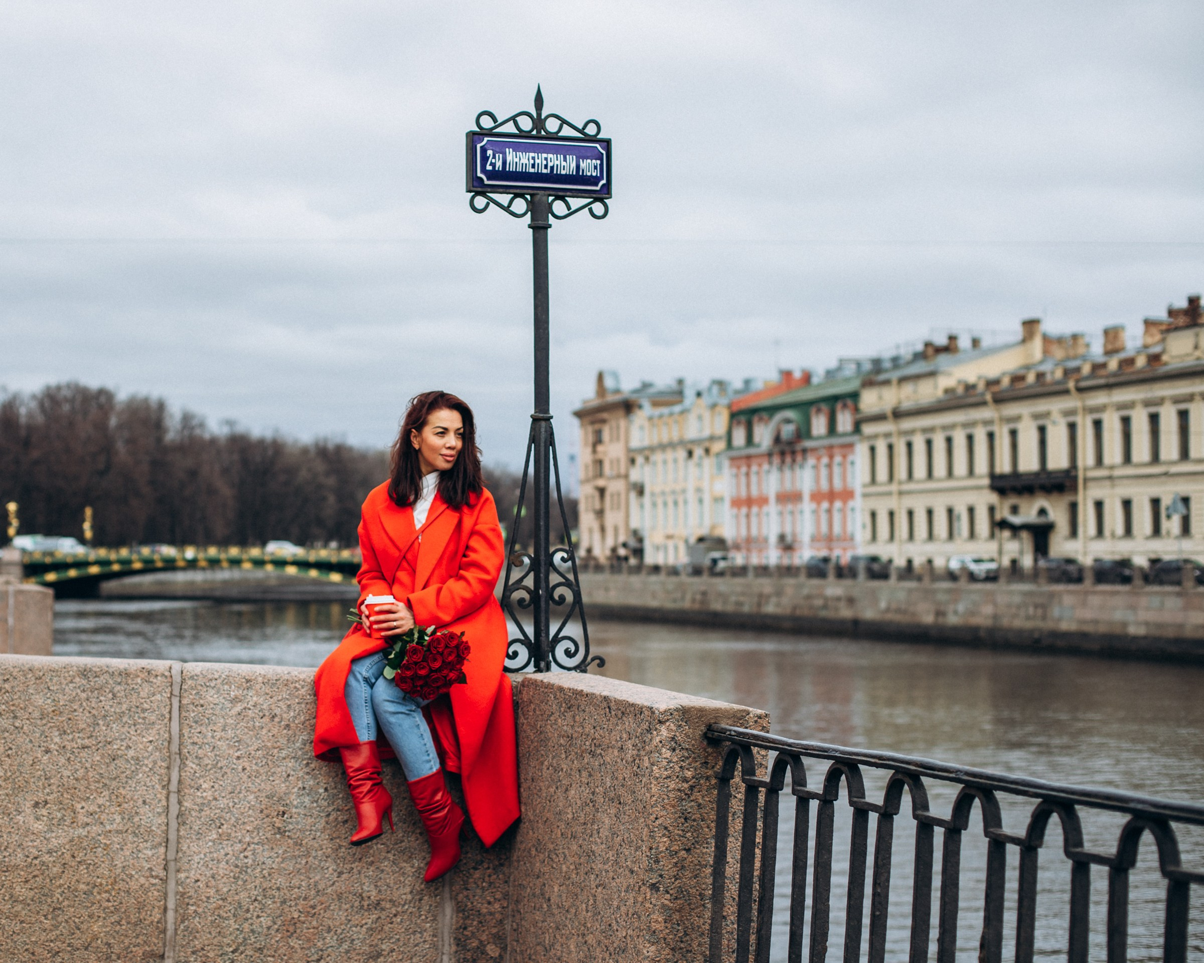 Анастасия в апреле. Фотопрогулка в Петербурге. Индивидуальный и семейный фотограф в Санкт-Петербурге