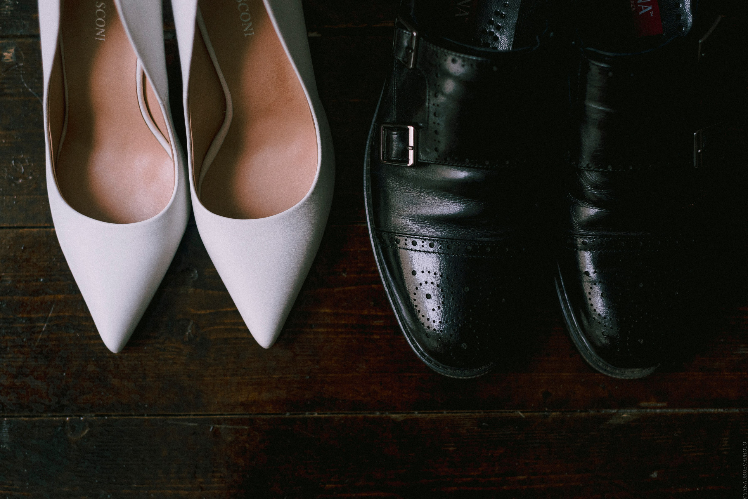 Туфли невесты и жениха