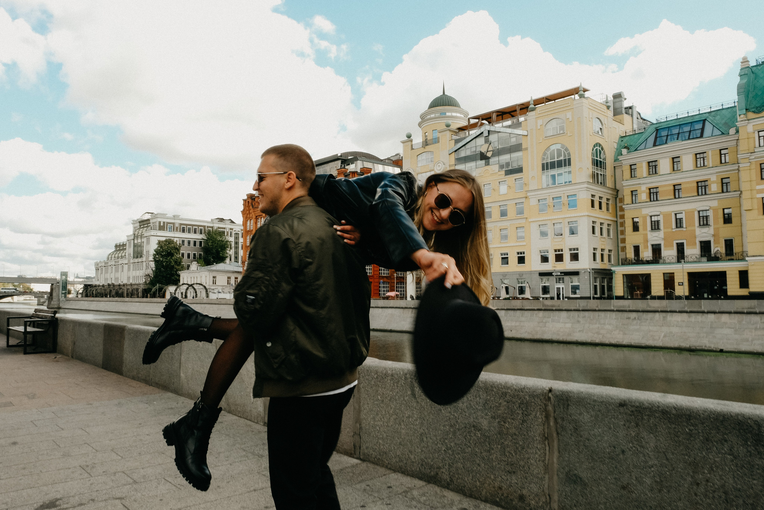 Солнце на Красном Октябре. Свадебный фотограф Александра Тюлякова