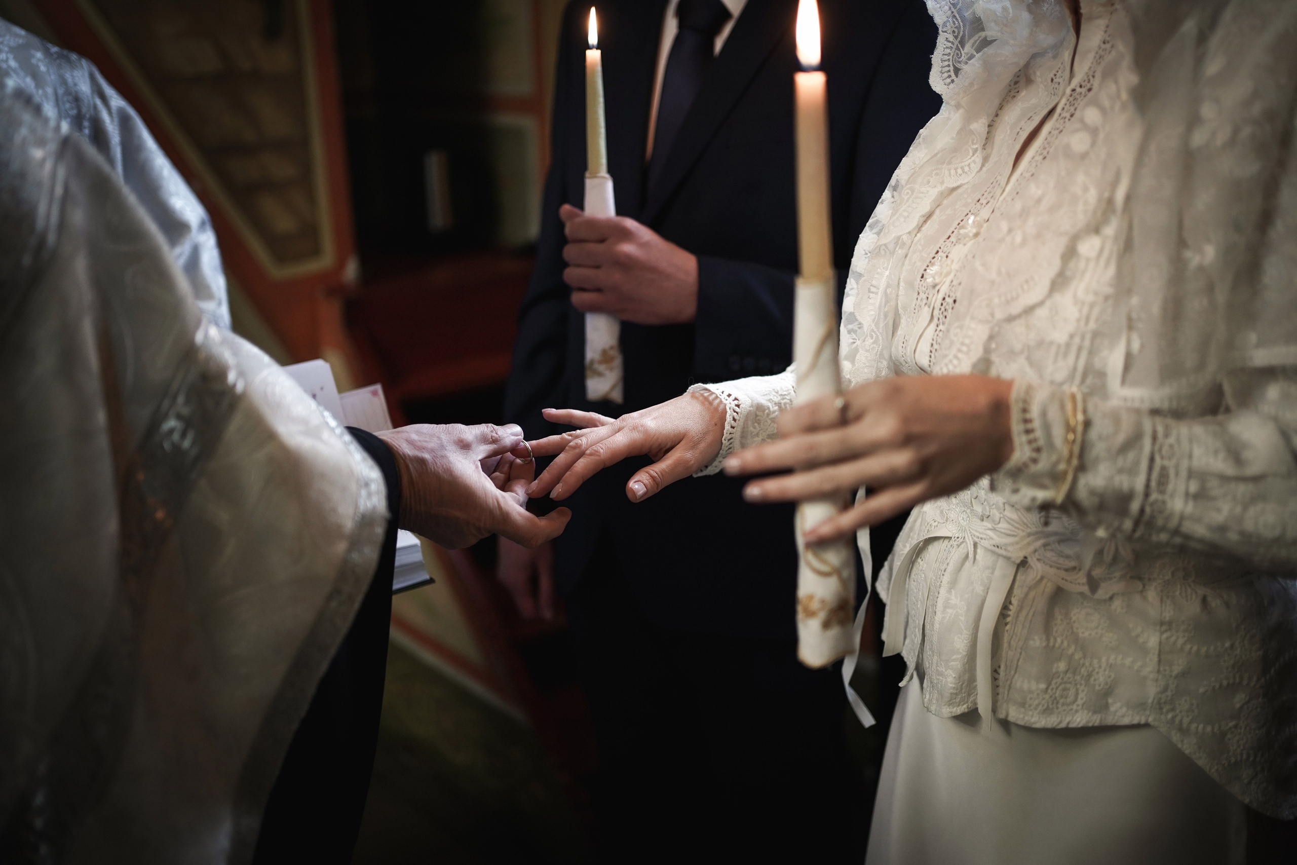 Венчание в Троицком храме. Свадебный фотограф в Ростове-на-Дону. Таинство Крещения и Венчания, семейные фотосессии. Алёна Чёботова