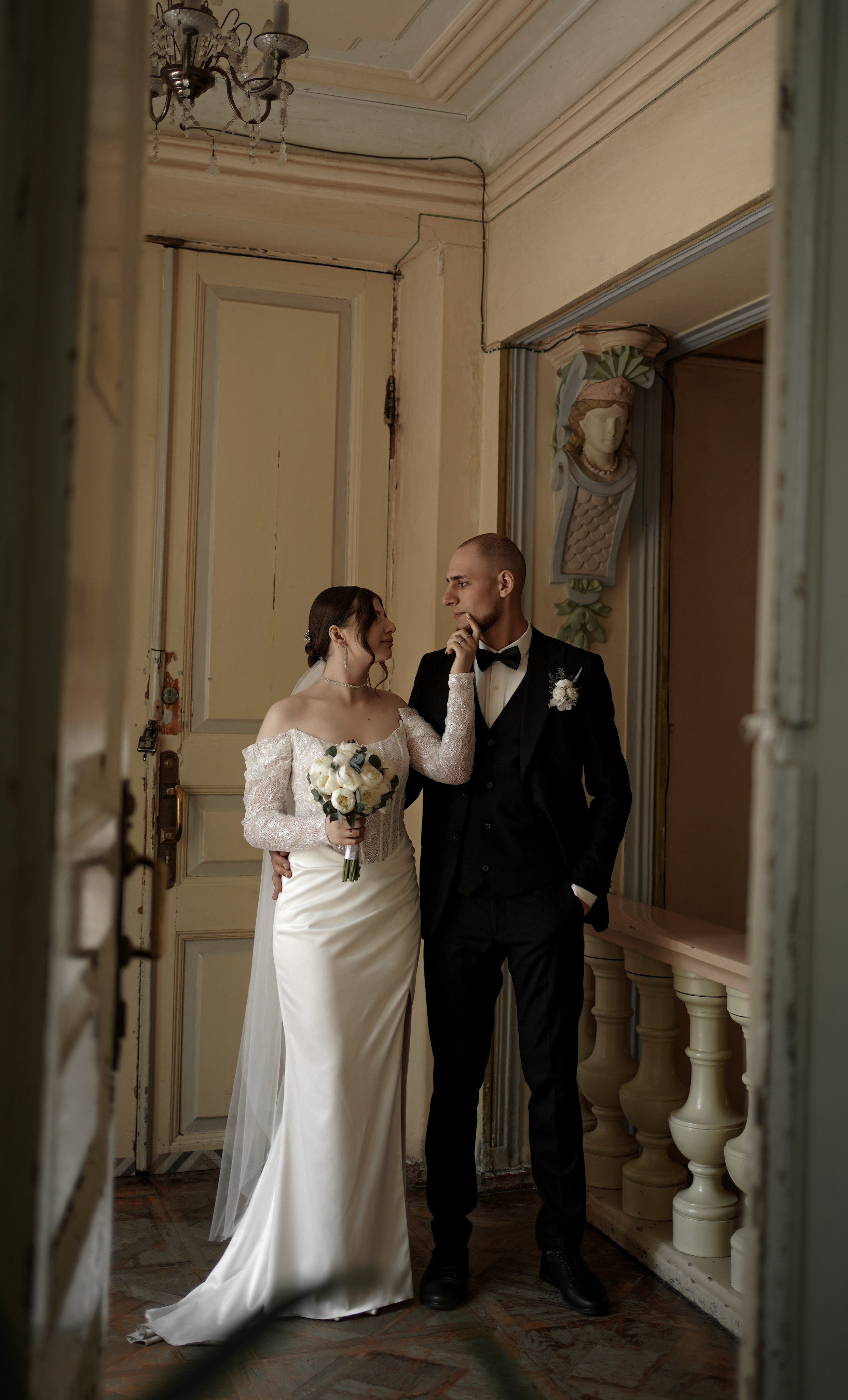 Эдуард и Анастасия на свадебной фотосессии в Новочеркасске. Свадебный фотограф в Ростове-на-Дону. Таинство Крещения и Венчания, семейные фотосессии. Алёна Чёботова