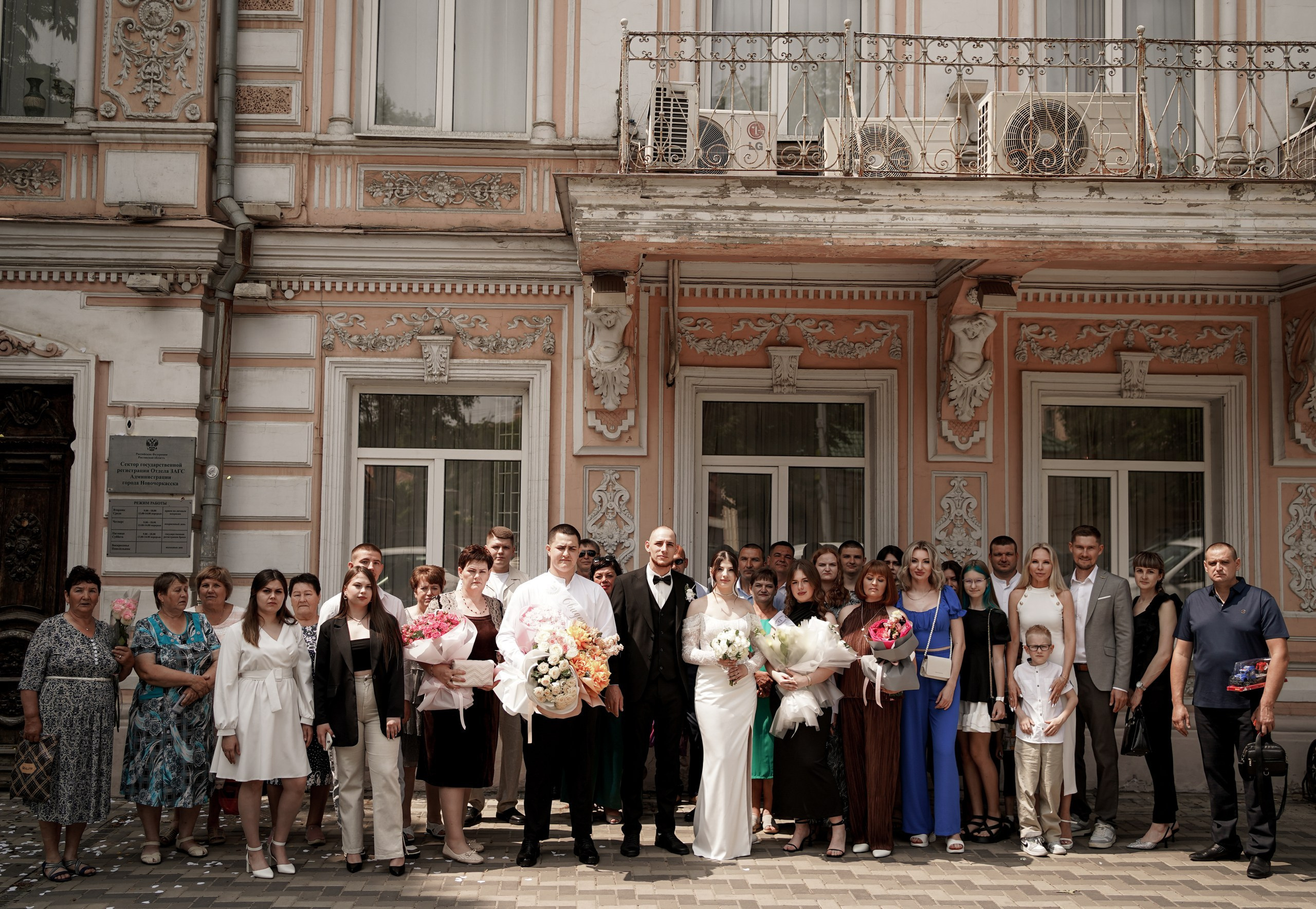 Эдуард и Анастасия на свадебной фотосессии в Новочеркасске. Свадебный фотограф в Ростове-на-Дону. Таинство Крещения и Венчания, семейные фотосессии. Алёна Чёботова