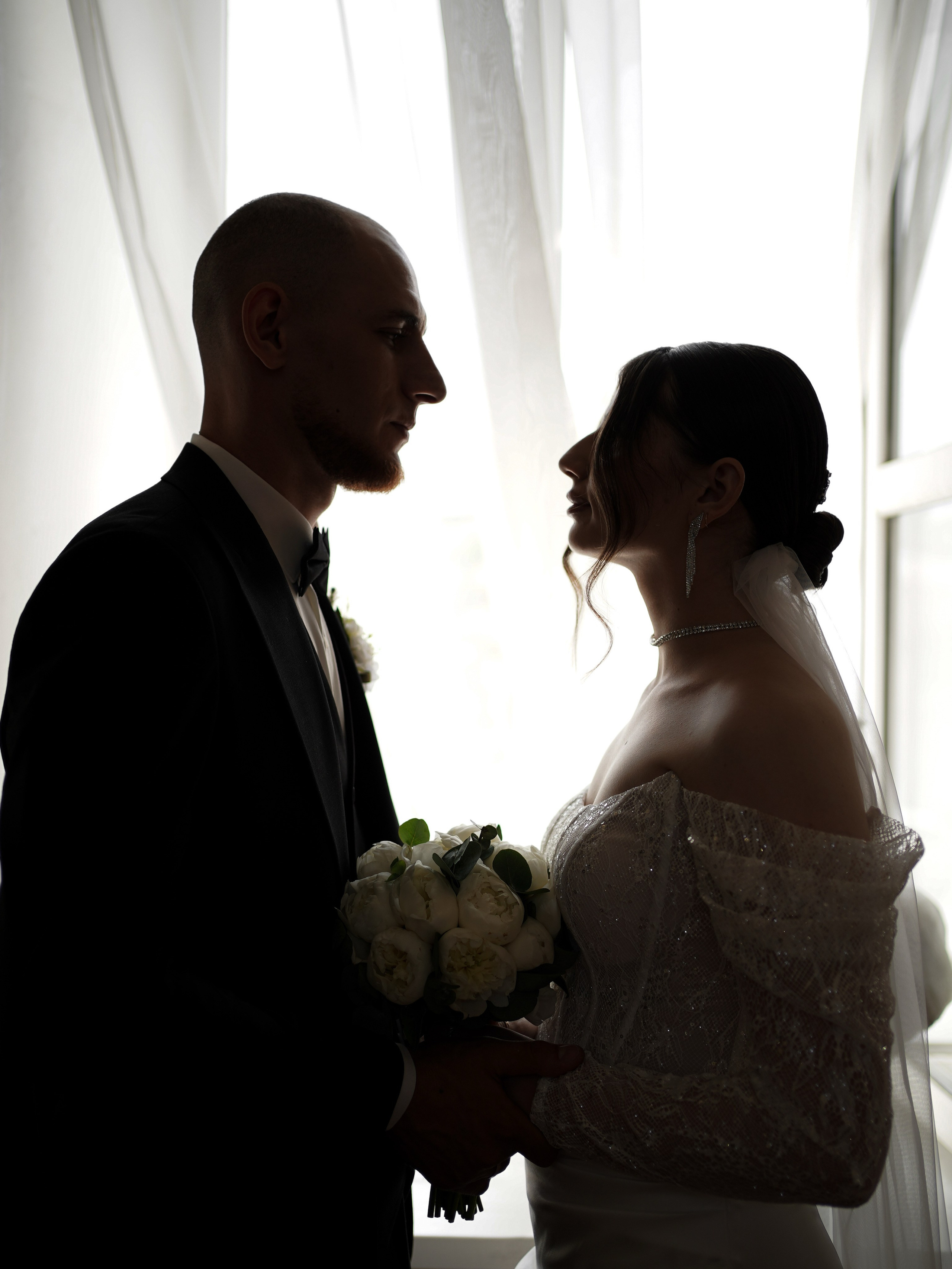 Свадебная фотосессия в Ростове-на-Дону. Фотосессия в отеле Арка, Хаятт, Рэдиссон, Бутик 39, Резиденция и другие. Фотограф Алёна Чёботова. Свадебный фотограф в Ростове-на-Дону. Таинство Крещения и Венчания, семейные фотосессии. Алёна Чёботова