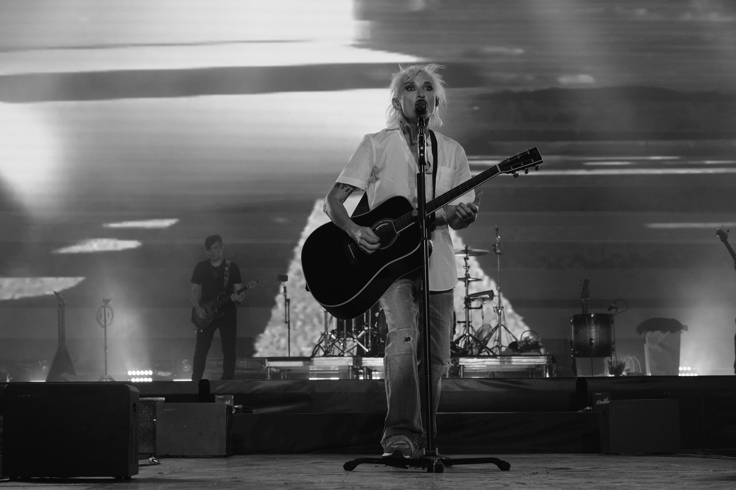 Диана Арбенина (группа «Ночные снайперы») — Москва, МТС Live Лето 2024. RedGeek - блогер и стручњак за образовање и ИТ Кирил Ситнов