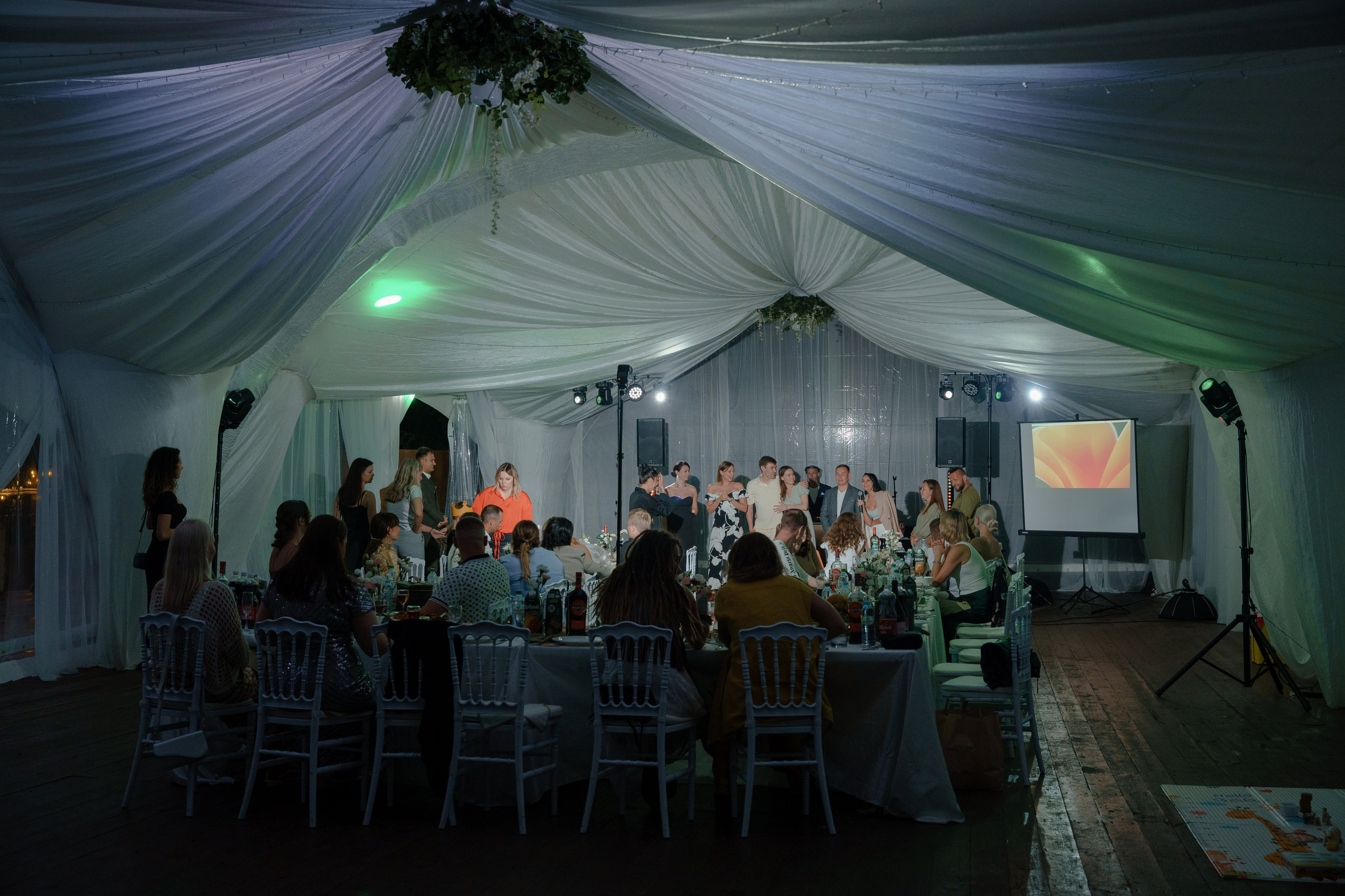 День рождения в шатре на водохранилище. Репортажный фотограф Москва Сергей Дружинин