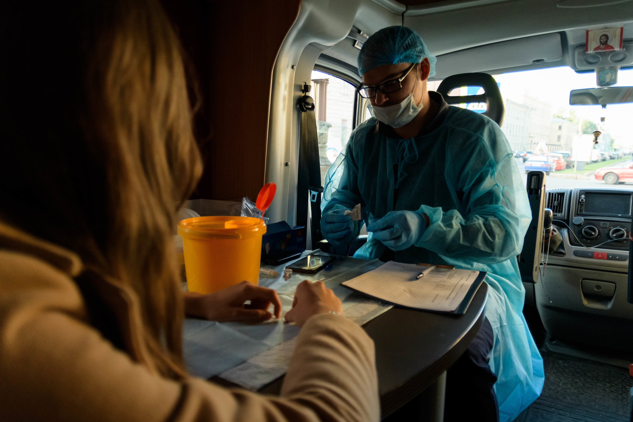 Передвижной пункт тестирования на ВИЧ. Семейный и индивидуальный фотограф Life style в Санкт-Петербурге Мария