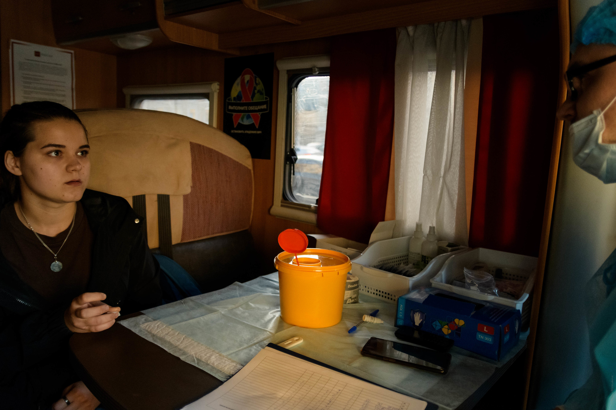 Передвижной пункт тестирования на ВИЧ. Семейный и индивидуальный фотограф Life style в Санкт-Петербурге Мария