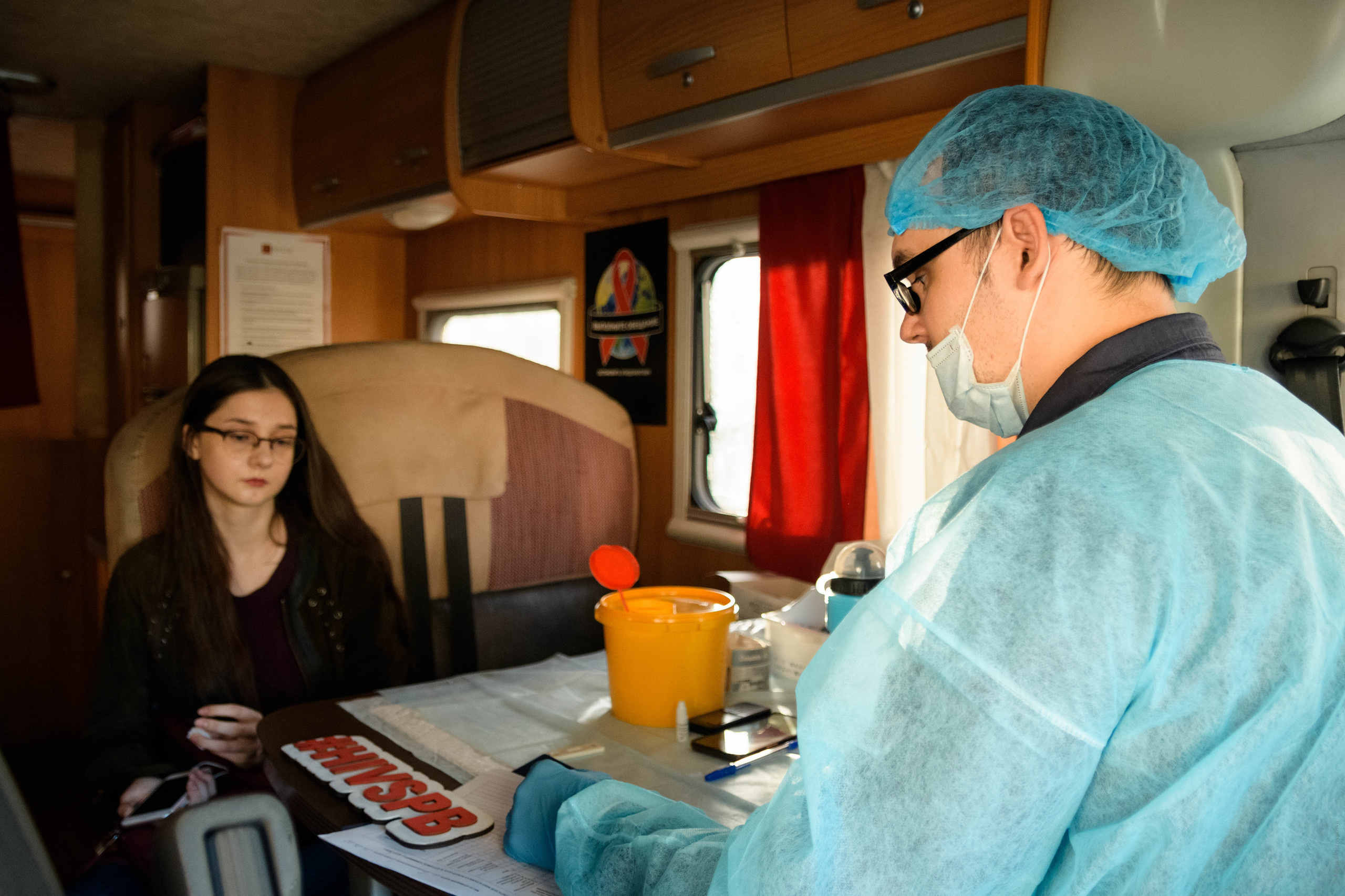 Передвижной пункт тестирования на ВИЧ. Семейный и индивидуальный фотограф Life style в Санкт-Петербурге Мария