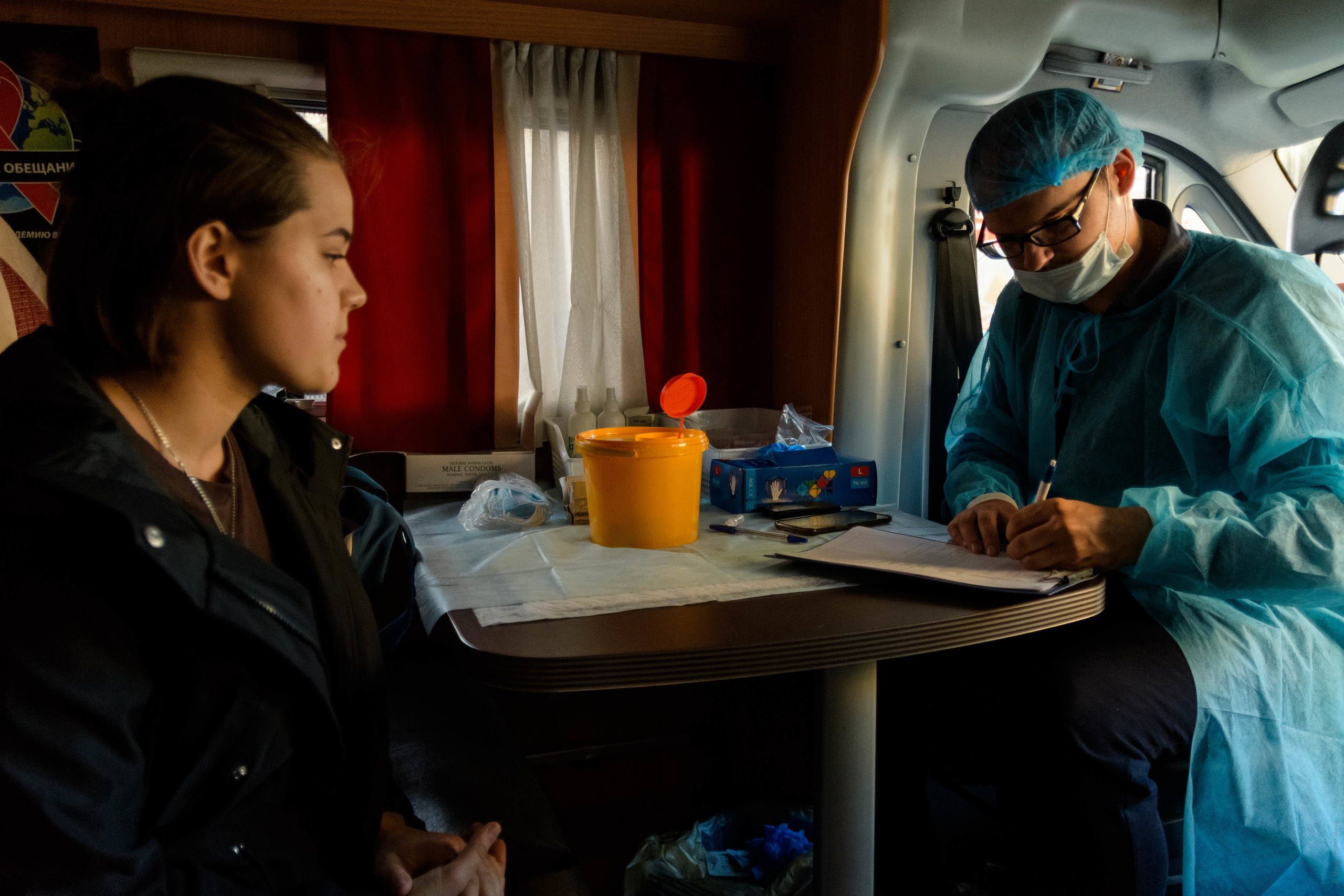 Передвижной пункт тестирования на ВИЧ. Семейный и индивидуальный фотограф Life style в Санкт-Петербурге Мария