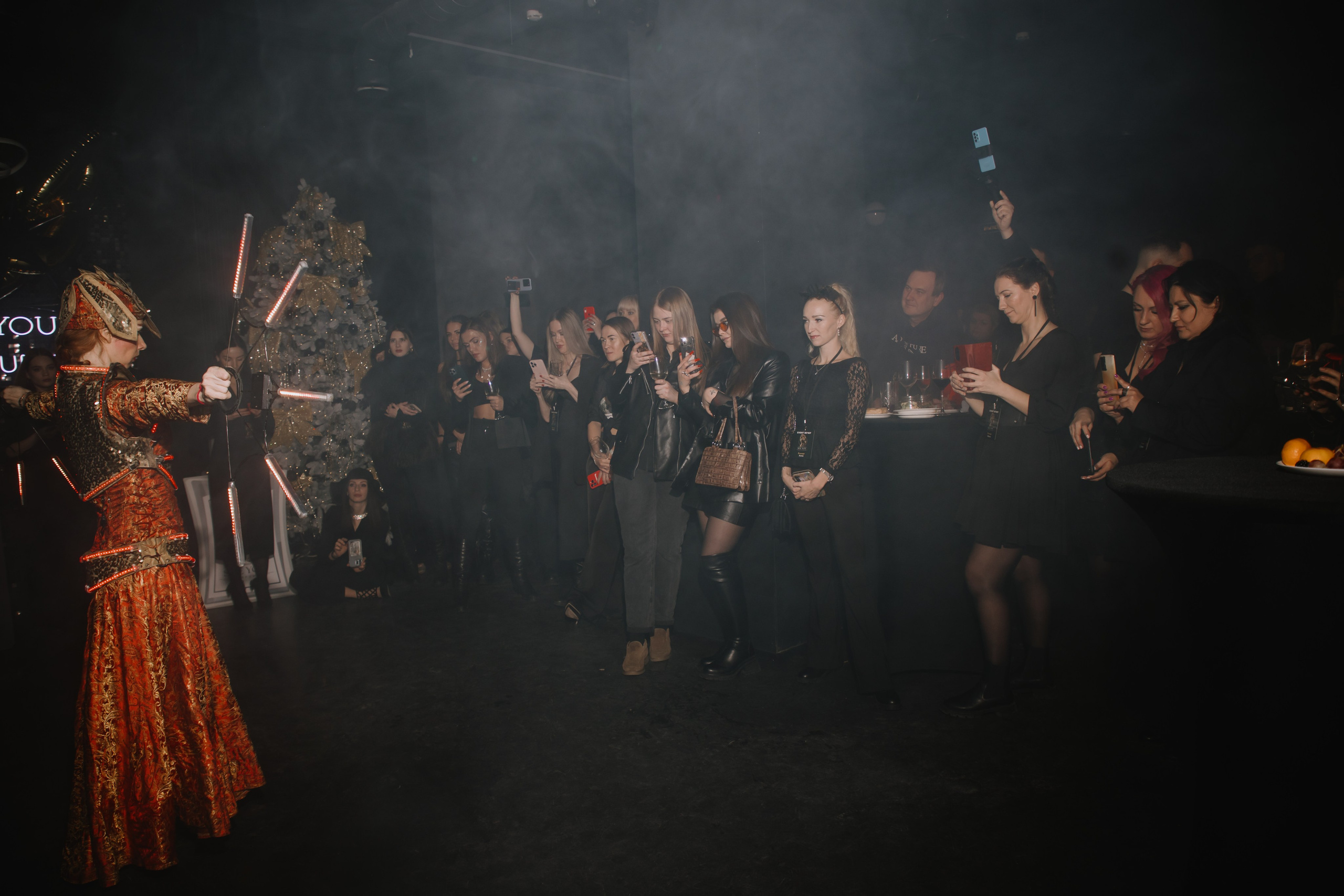 See `You Perfume. Фотограф в Москве и Санкт-Петербурге Дарина