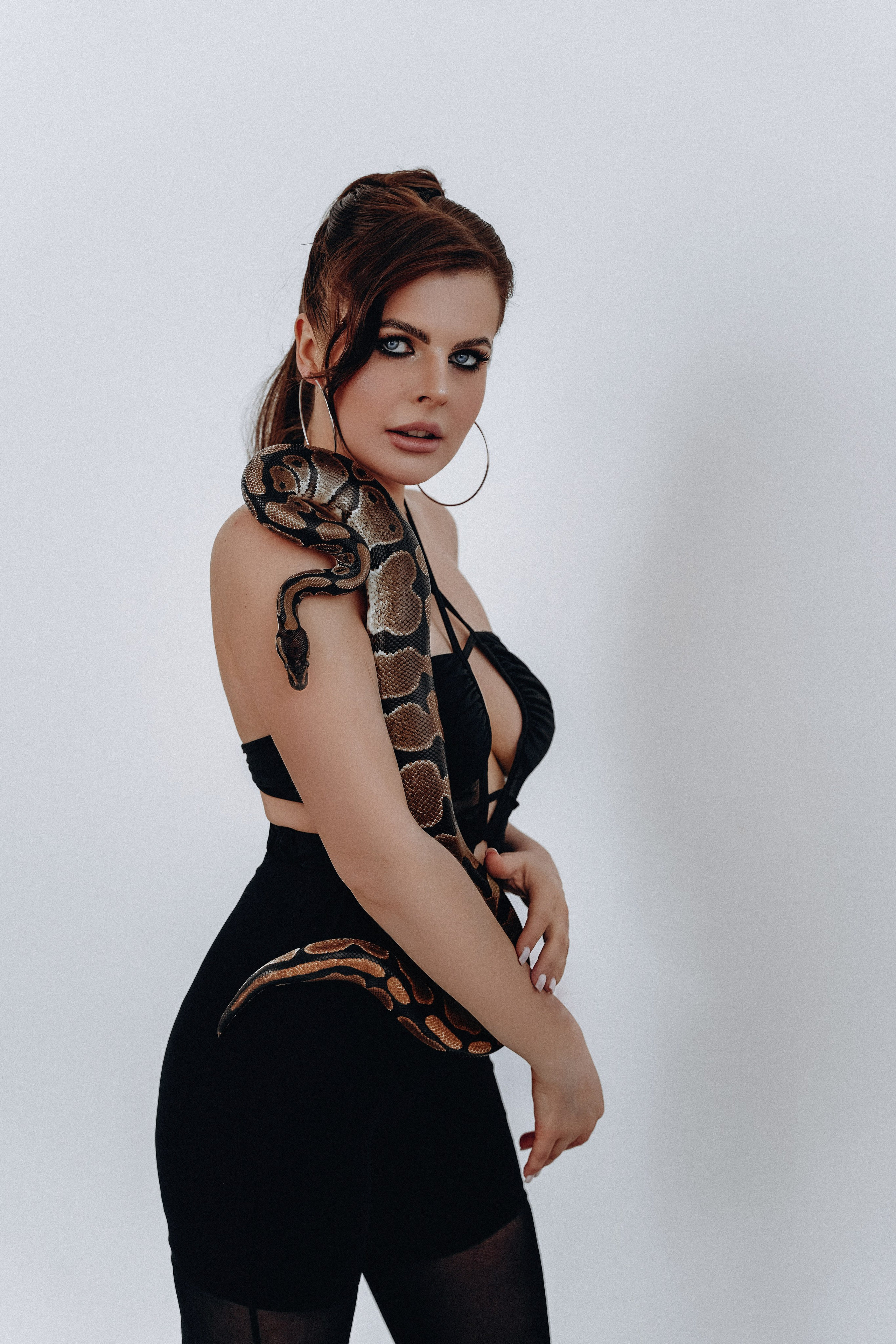 Дина — фотосессия со змеёй. Фотограф в Смоленске Ольга Давыдова