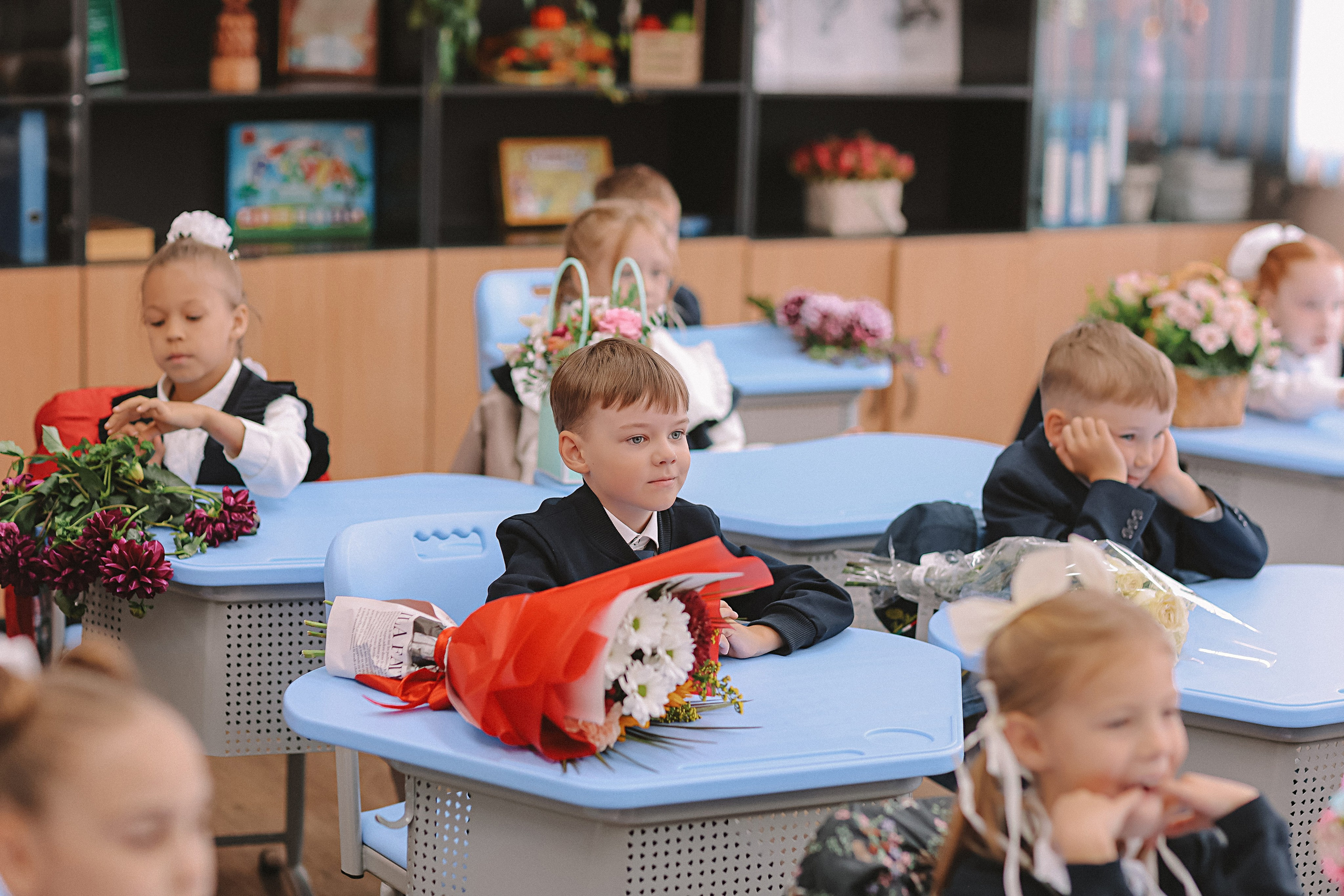 1 сентября линейка+кл час+портреты. Семейный фотограф Тюмень, фотограф на роды Салмина Мария